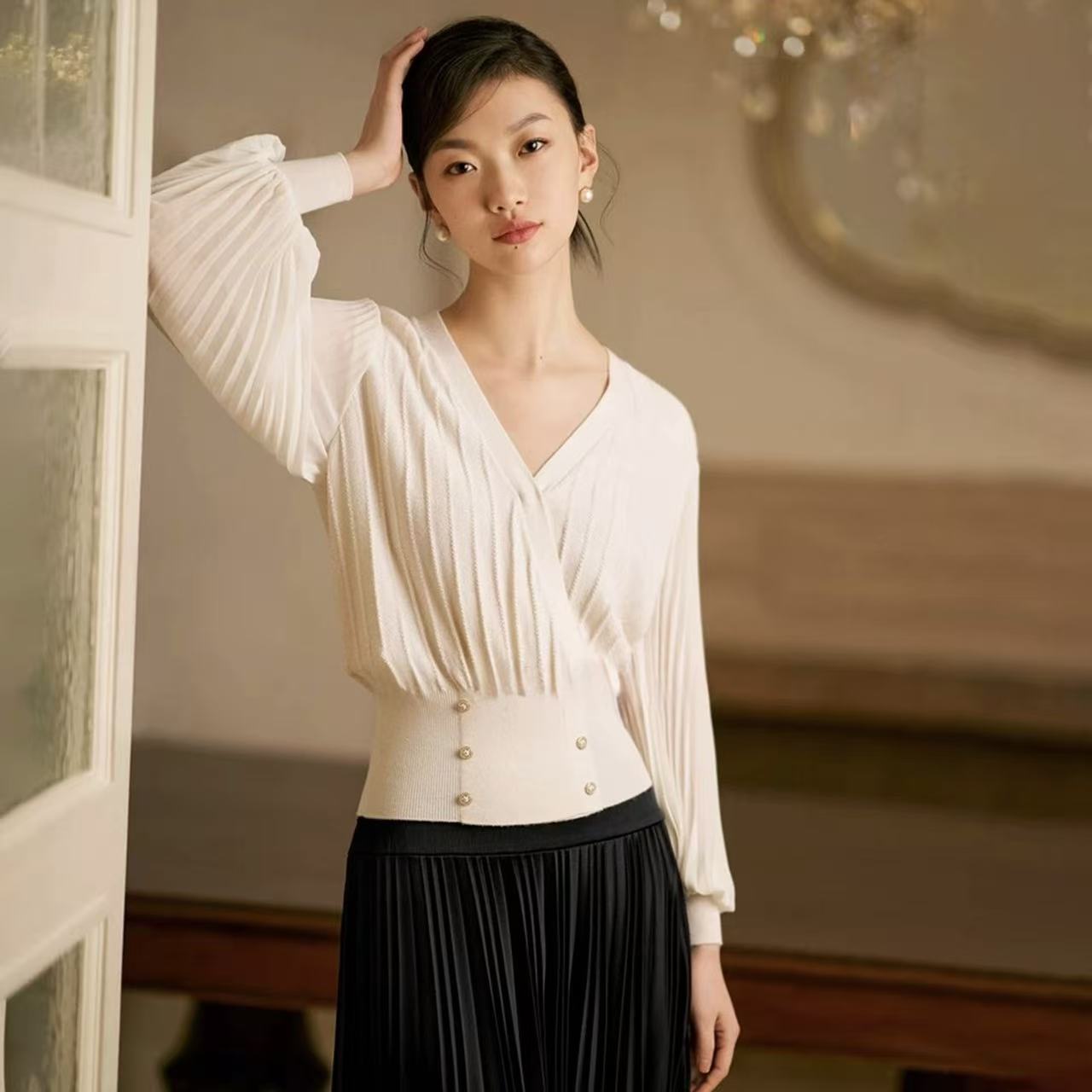 V-Neck Shirt | White