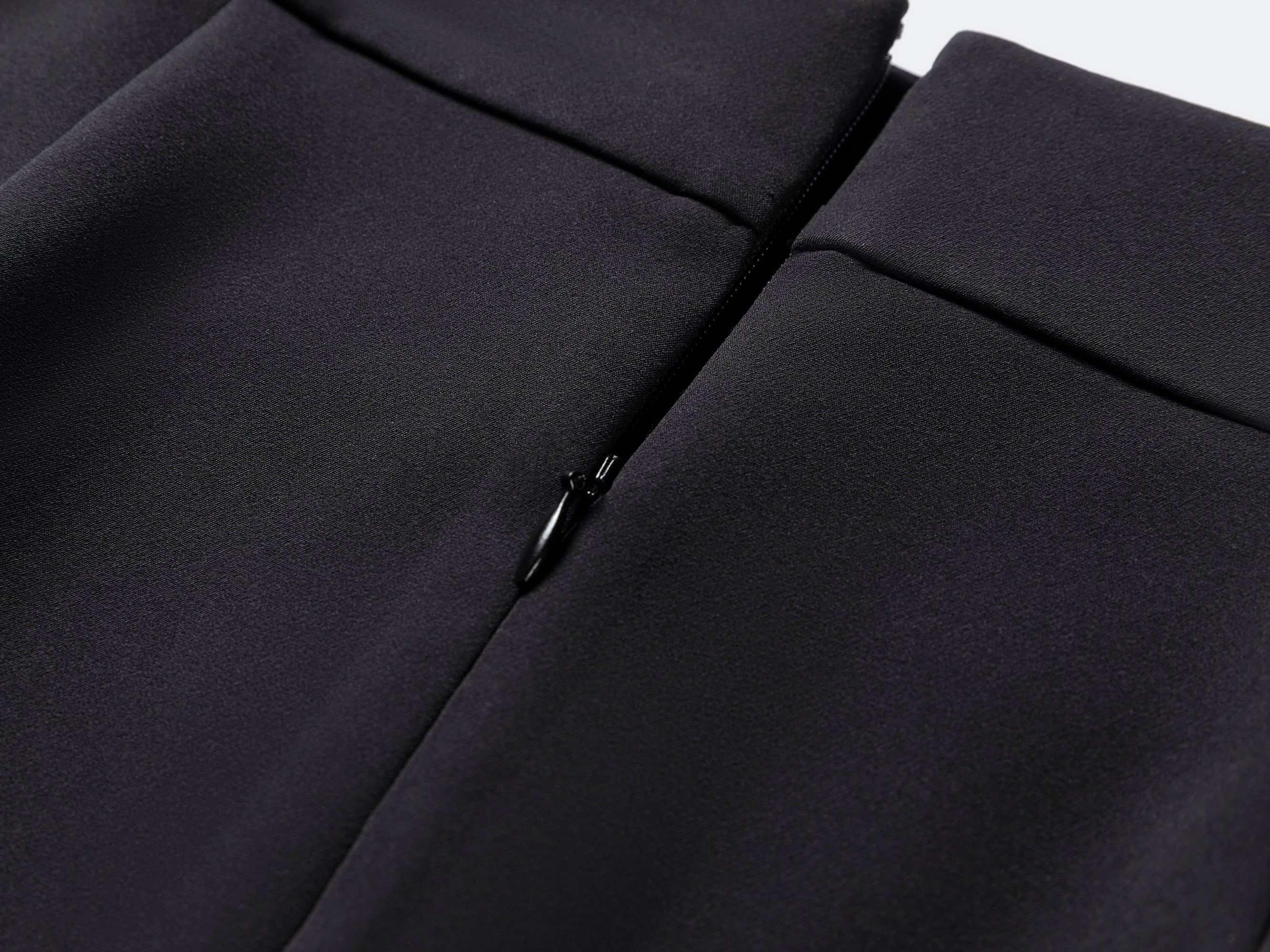 A-Shaped Pleated Mimiskirt | Black