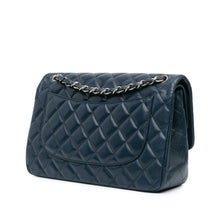 Chanel | Pre-Owned Jumbo Classic Caviar Double Flap | Blue