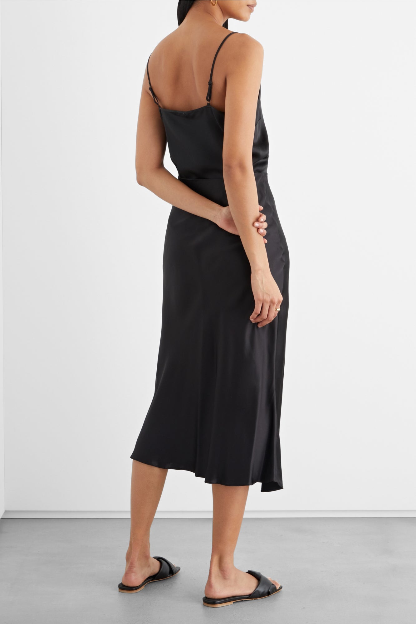 Women | Iris & Ink | Sleeveless Top | Black