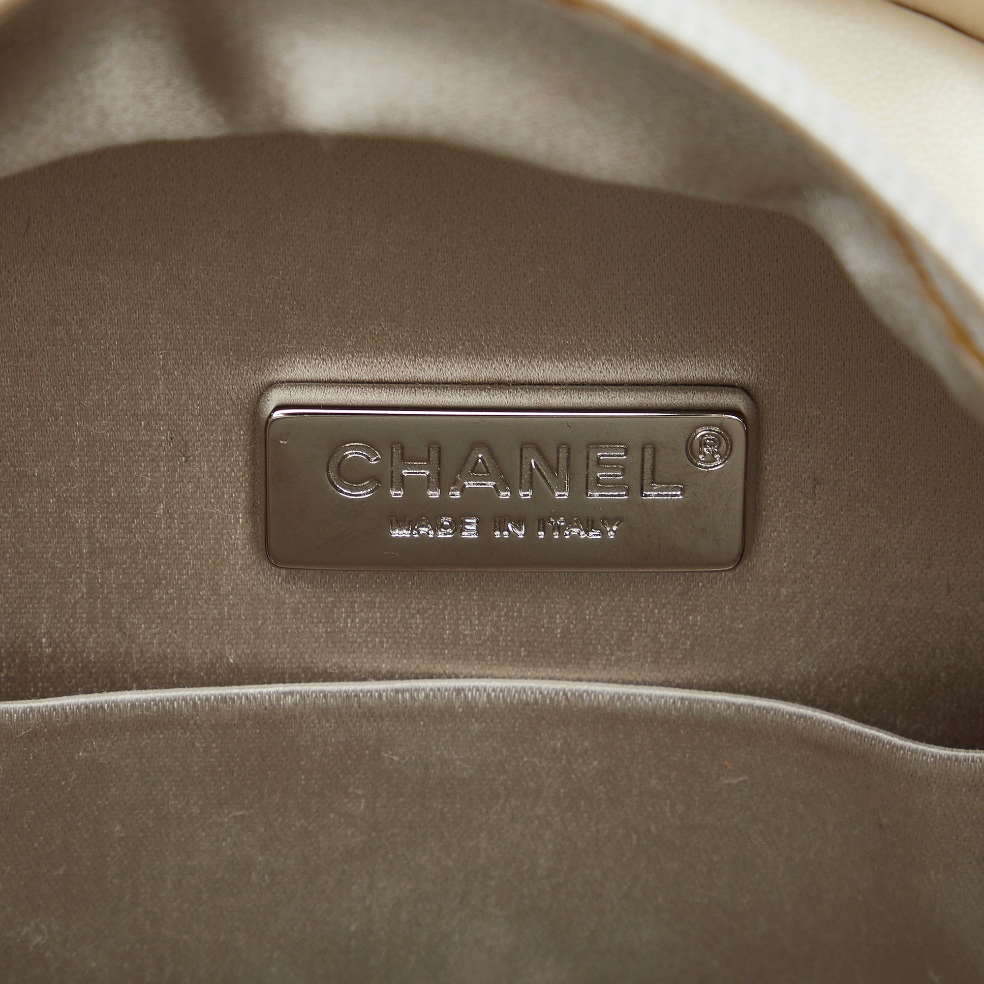 Chanel | Pre-Owned CC Crystal Embellished Faux Fur Round Crossbody | White