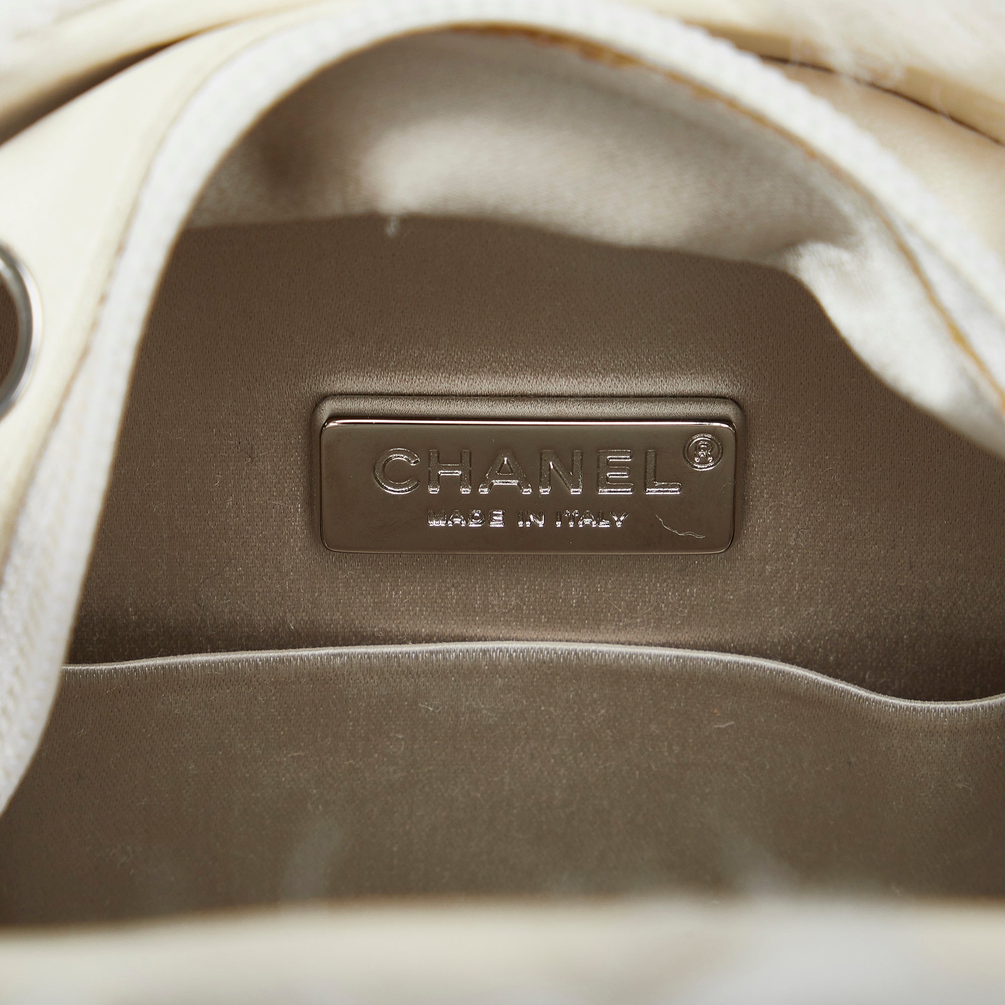 Chanel | Pre-Owned CC Crystal Embellished Faux Fur Round Crossbody | White