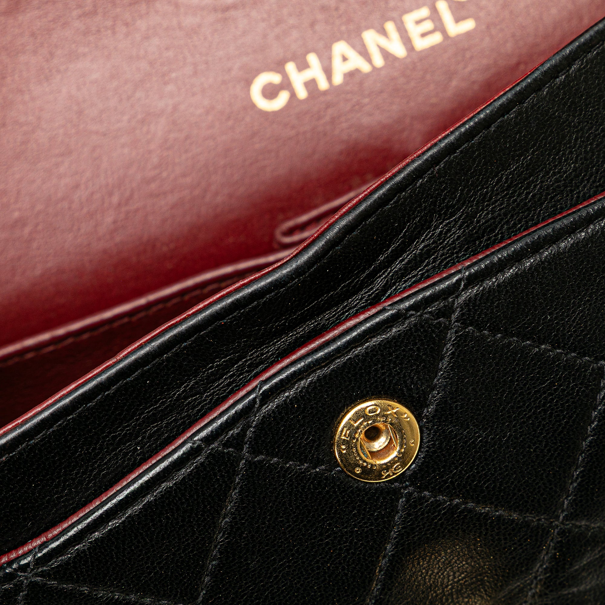 Chanel | Pre-Owned Small Classic Lambskin Double Flap - I | Black