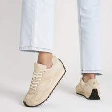 Wave 70 Suede Sneaker | Pearl