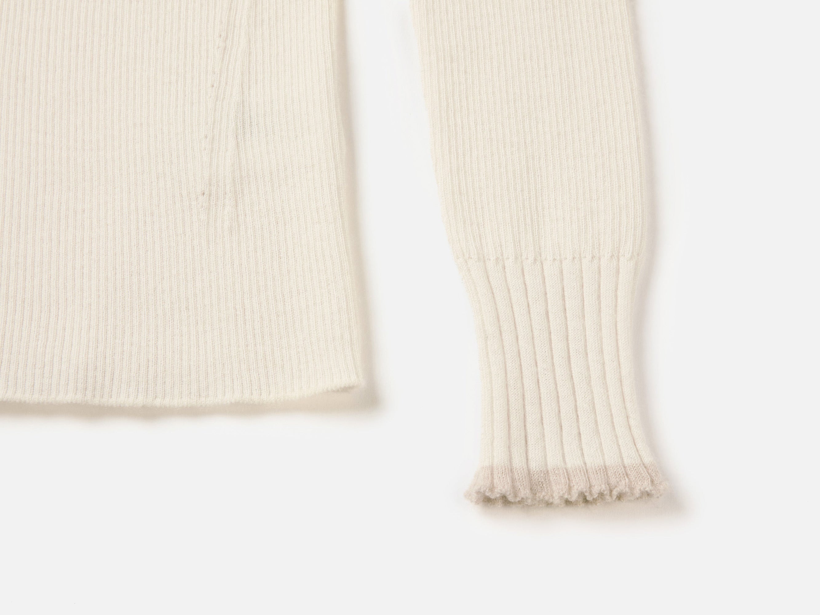 Turtleneck Cashmere Sweater | White