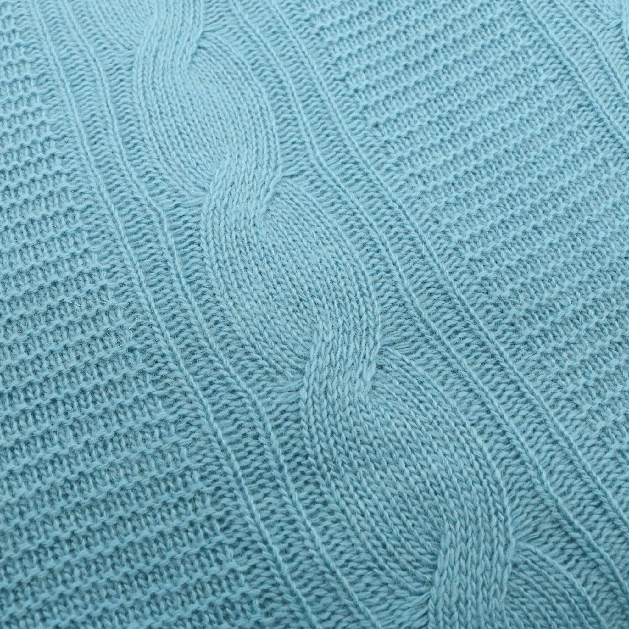 Unisex | Bed Throw In Cable Design | Winter Sky