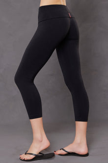 Women | Rolldown Capri Legging | Charcoal/Jet