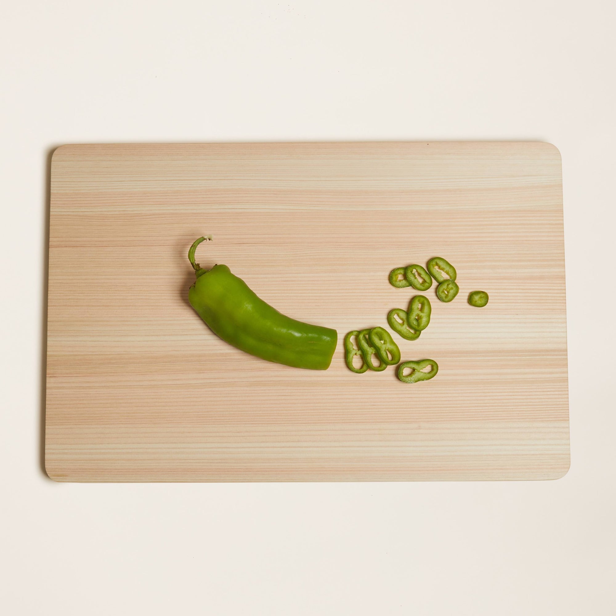 Kumo Hinoki Coastal Cypress Cutting Board | Natural | Unisex