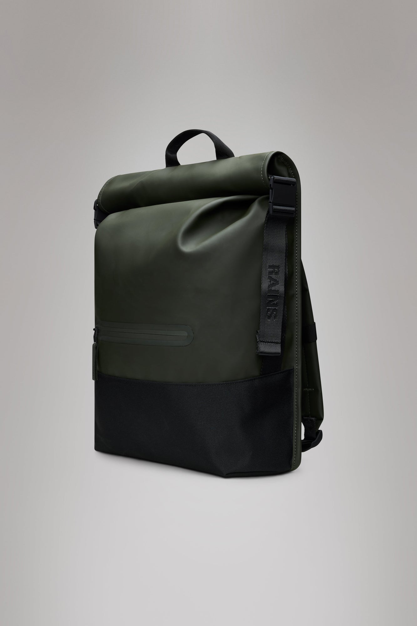 RAINS Trail Rolltop Backpack Green 22L H47 x D13 x W36 cm Backpack