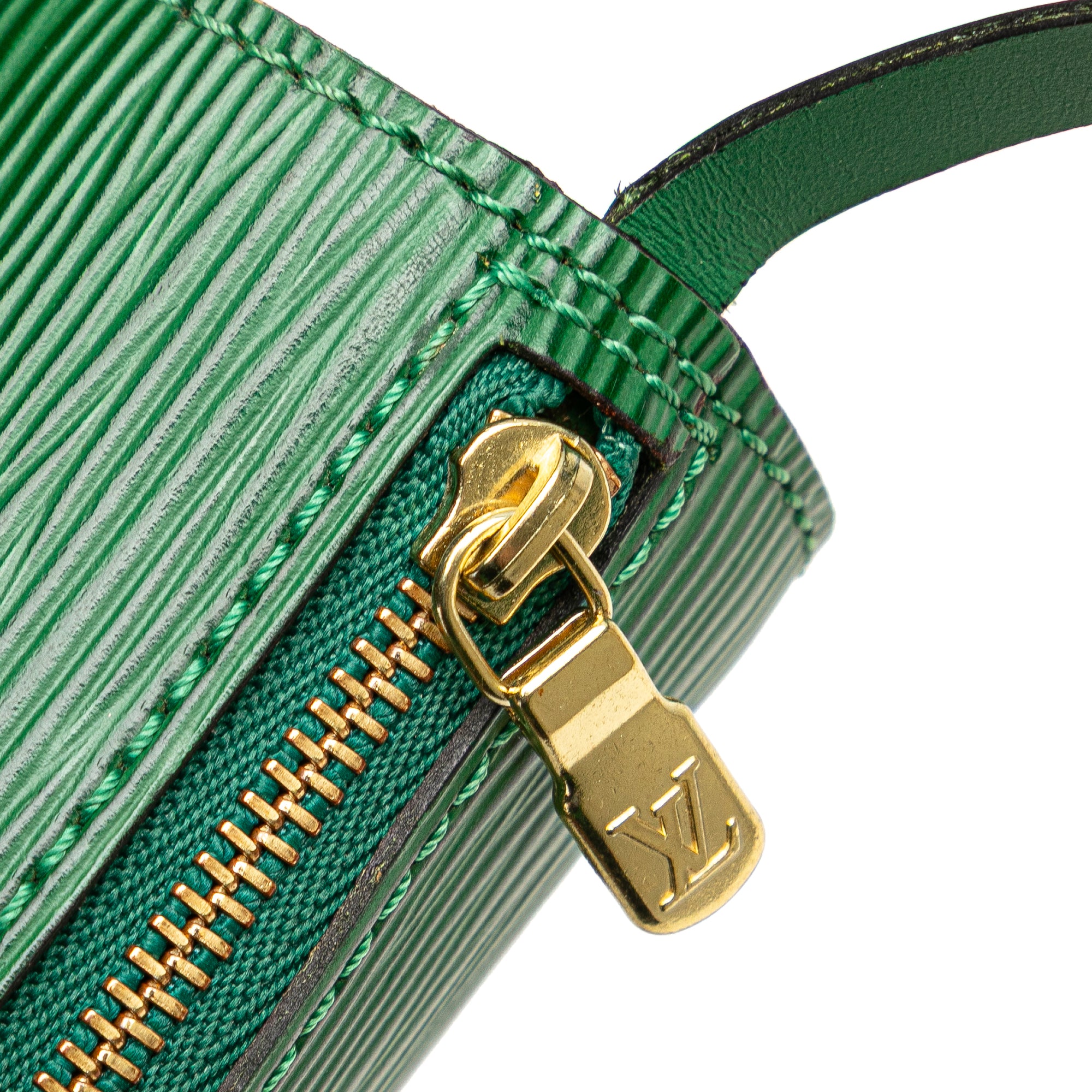 Luxclusif | Louis Vuitton | Pre-Owned Epi Pochette Papillon | Green