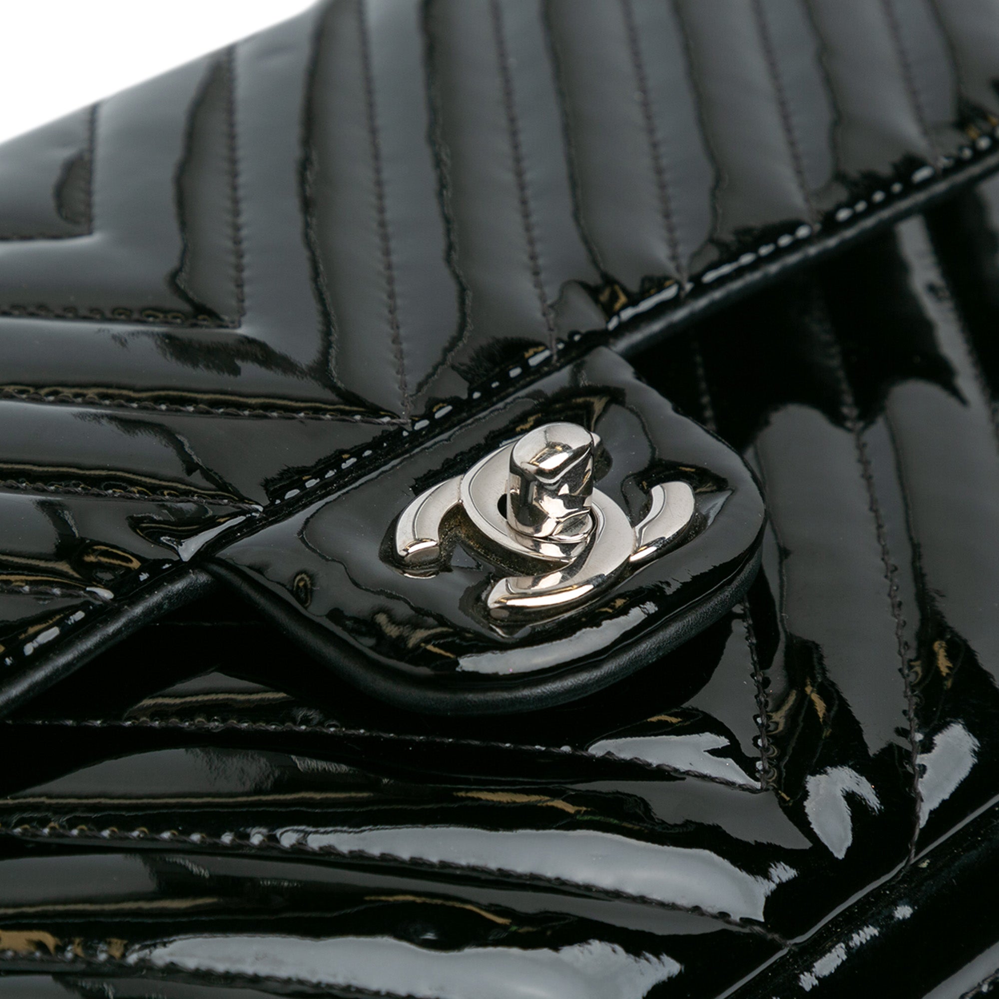 Chanel | Pre-Owned Medium Classic Chevron Patent Double Flap - I | Black