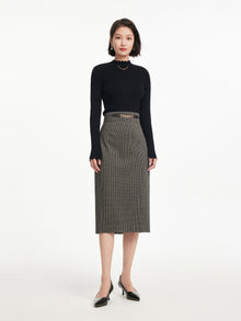 Wool Fit Long-Sleeves Sweater Top with Chain | Black