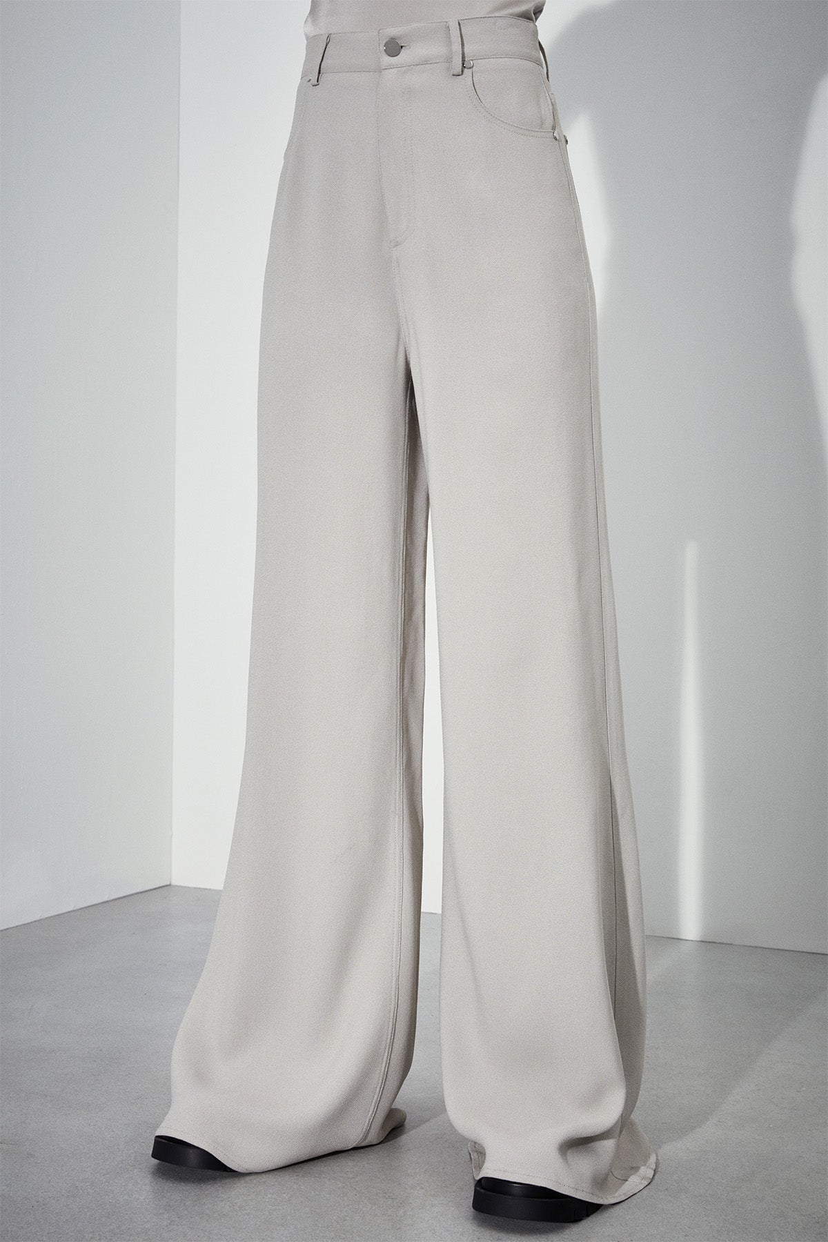 Etochs | The Colton Pant | Porcelain