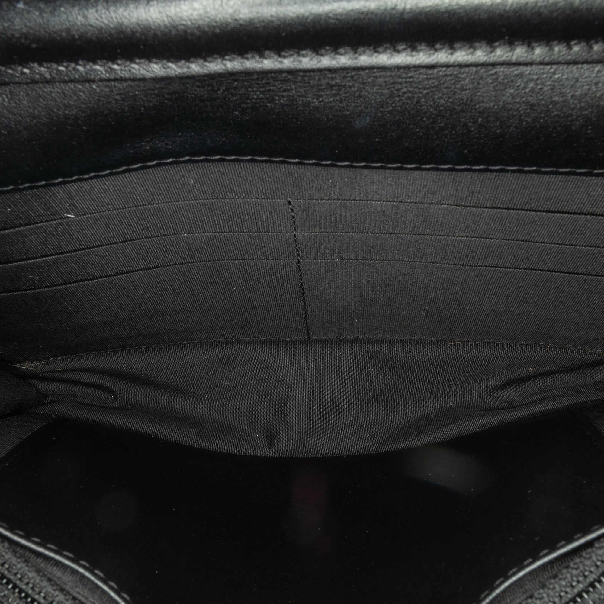 Chanel | Pre-Owned Chevron Lambskin Button Wallet On Chain | Black