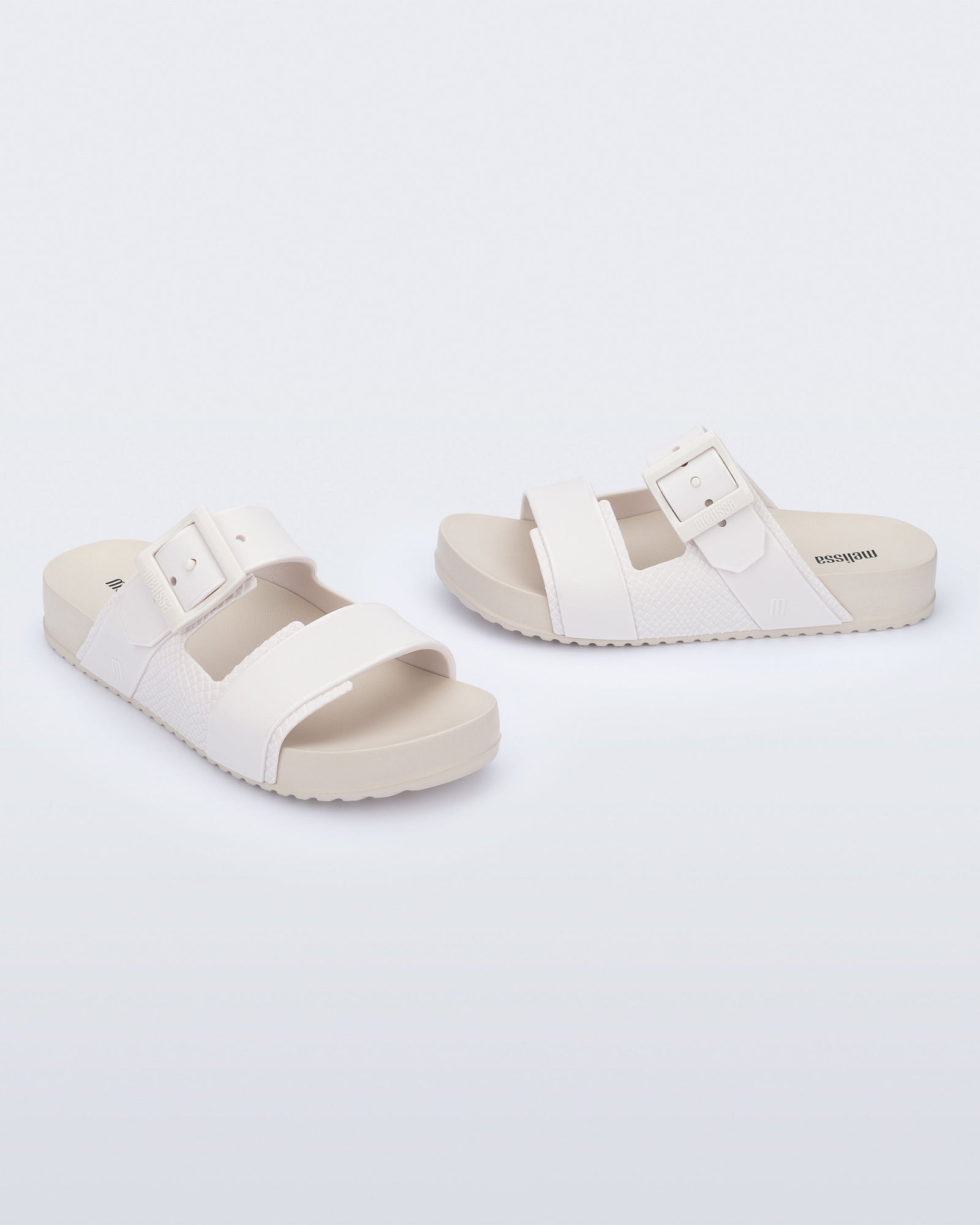 Cozy Connection Slide | Beige/White