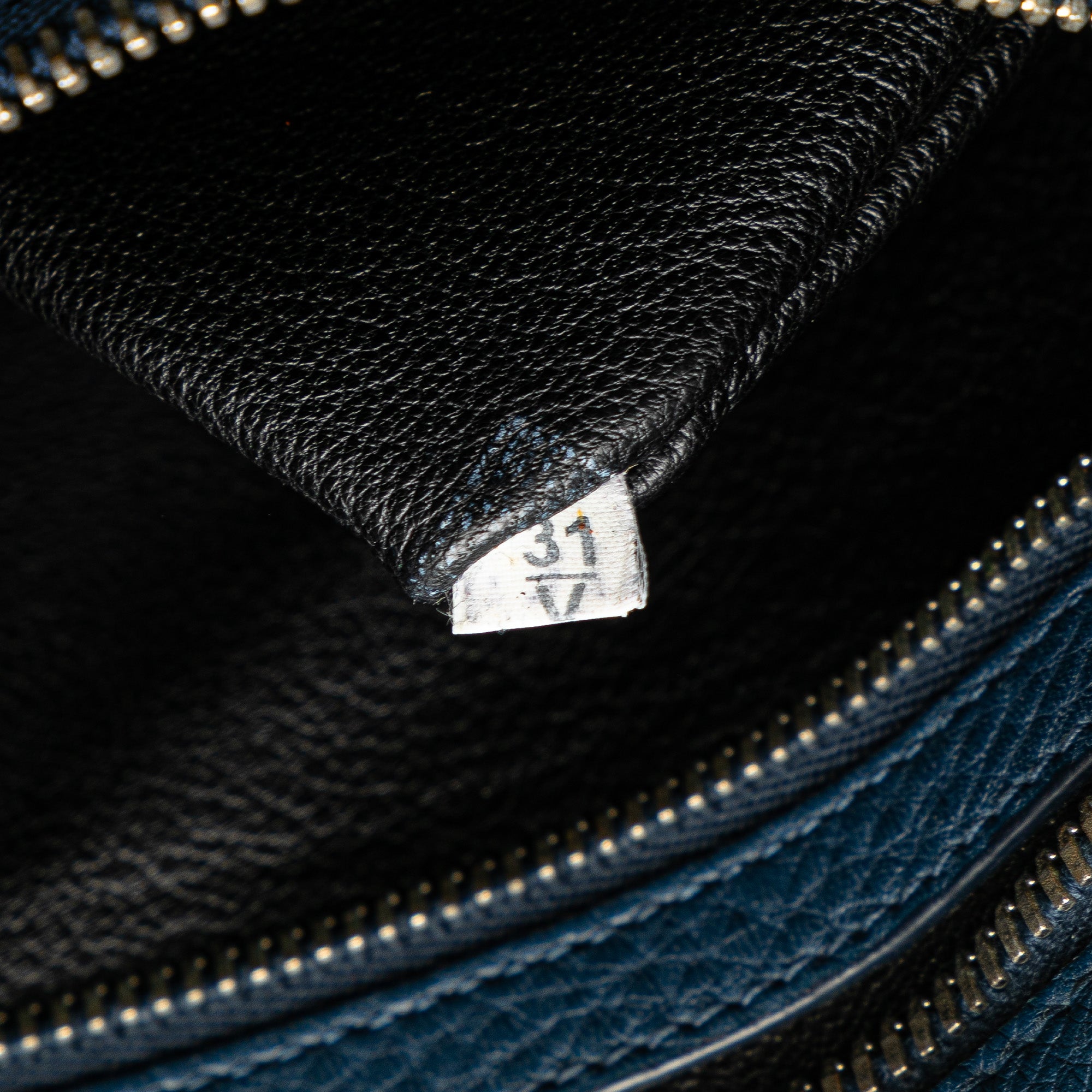 Prada | Pre-Owned Vitello Daino Zip Top Crossbody | Blue/Dark Blue