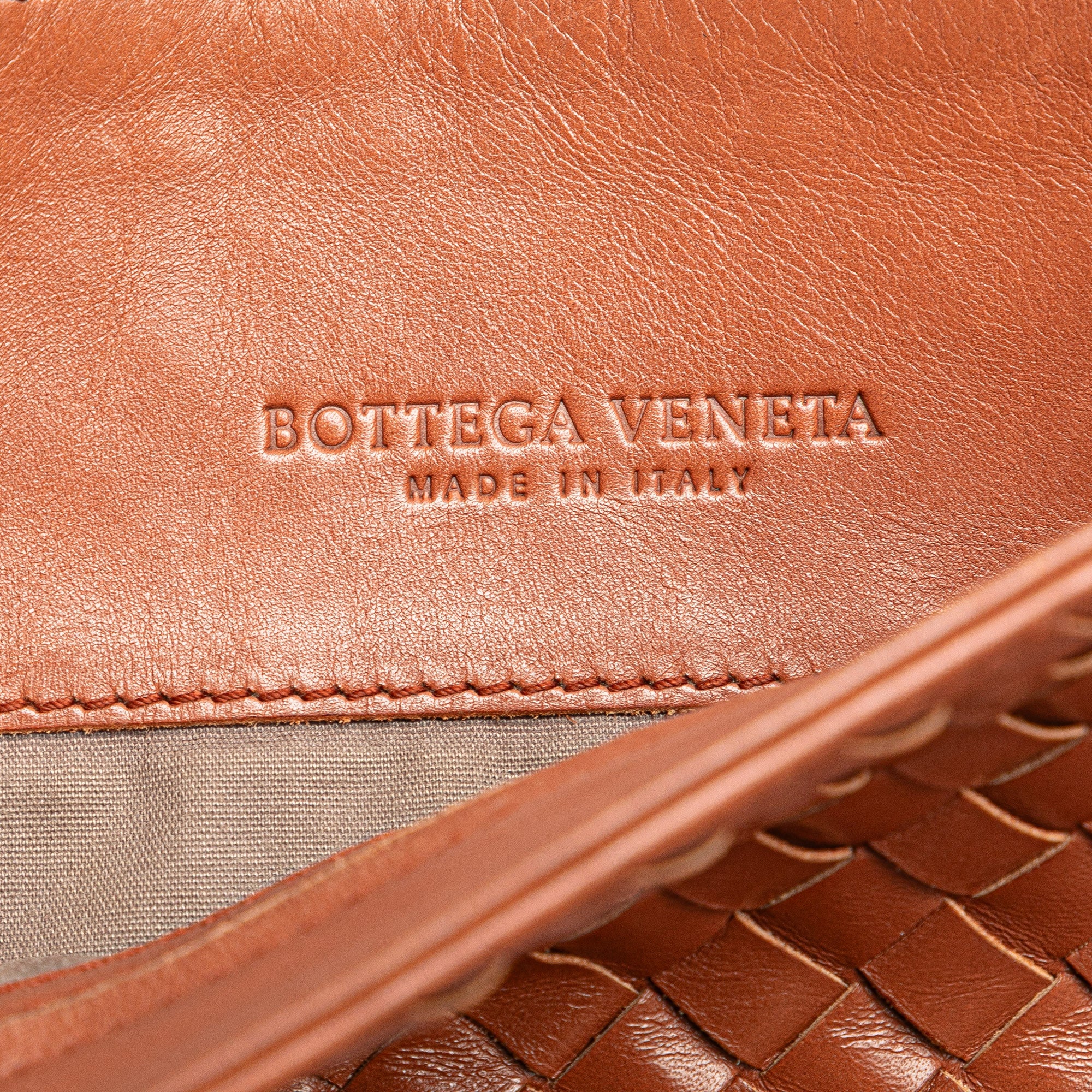 Bottega Veneta | Pre-Owned Leather Intrecciato Crossbody | Brown