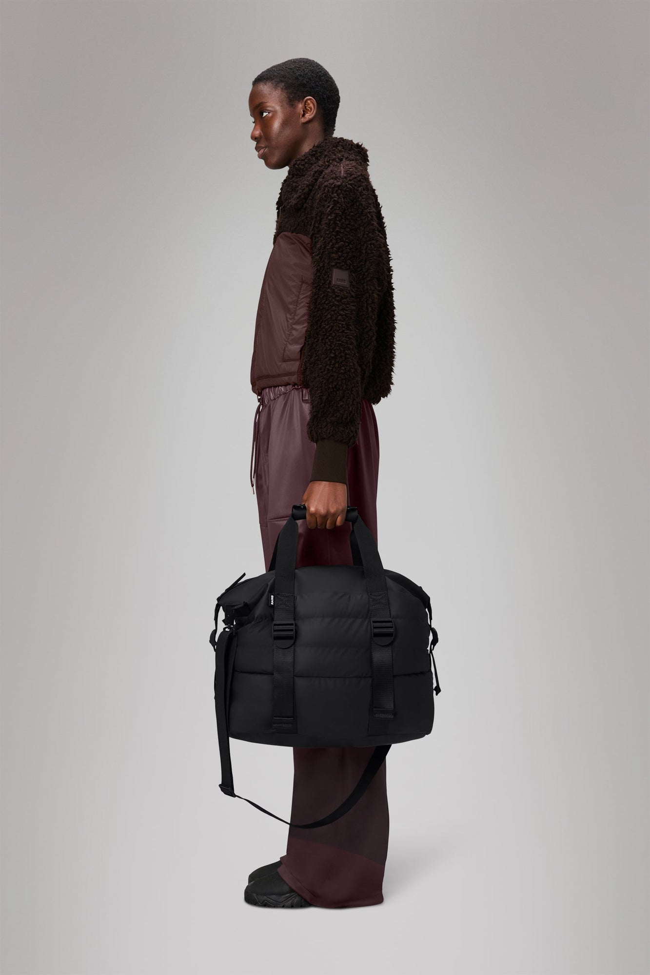 RAINS Puffer Mix Weekend Bag Small Black 36L H27 x D26 x W52 cm Weekender