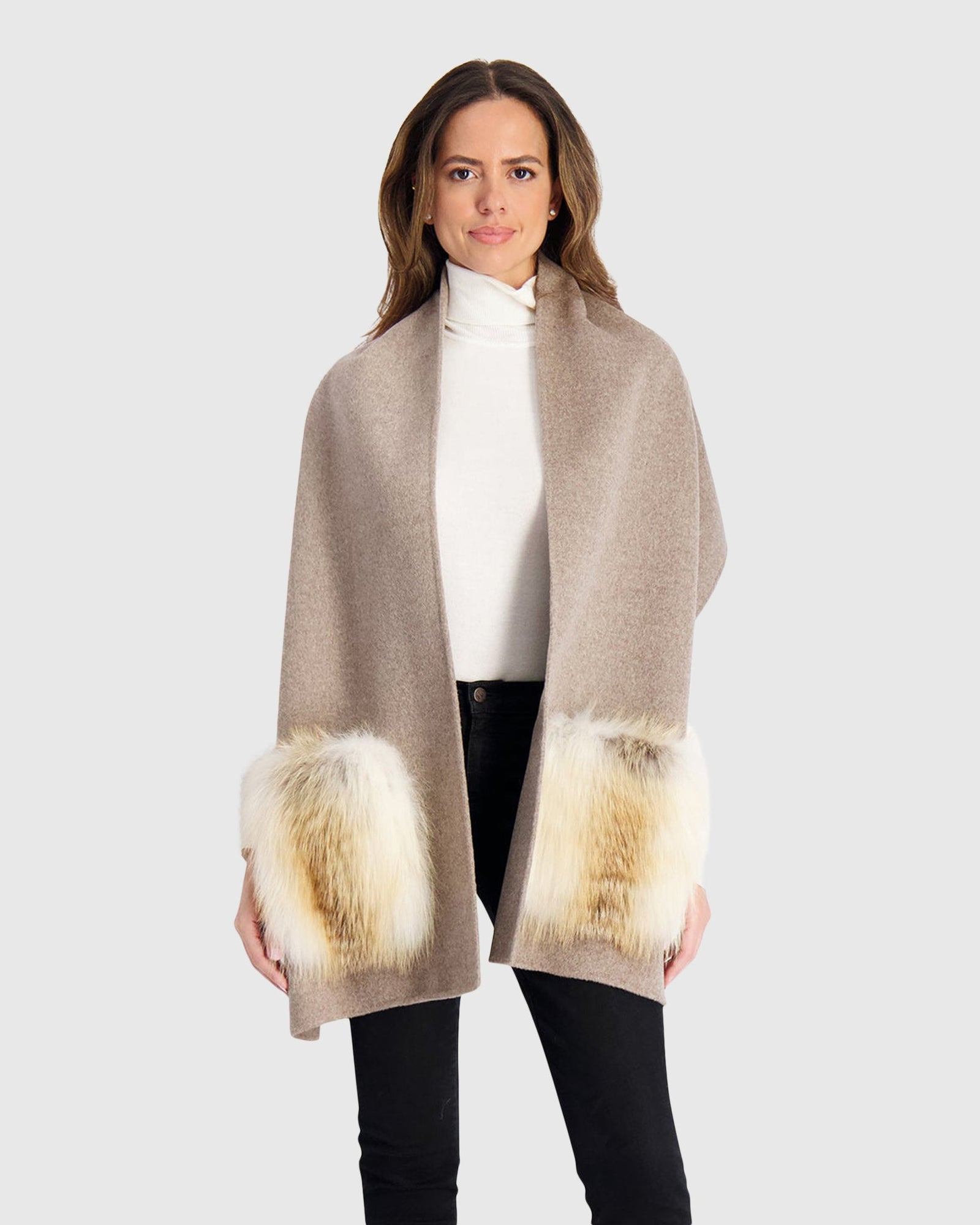 Wool Stole With Golden Island Fox Pockets | Taupe