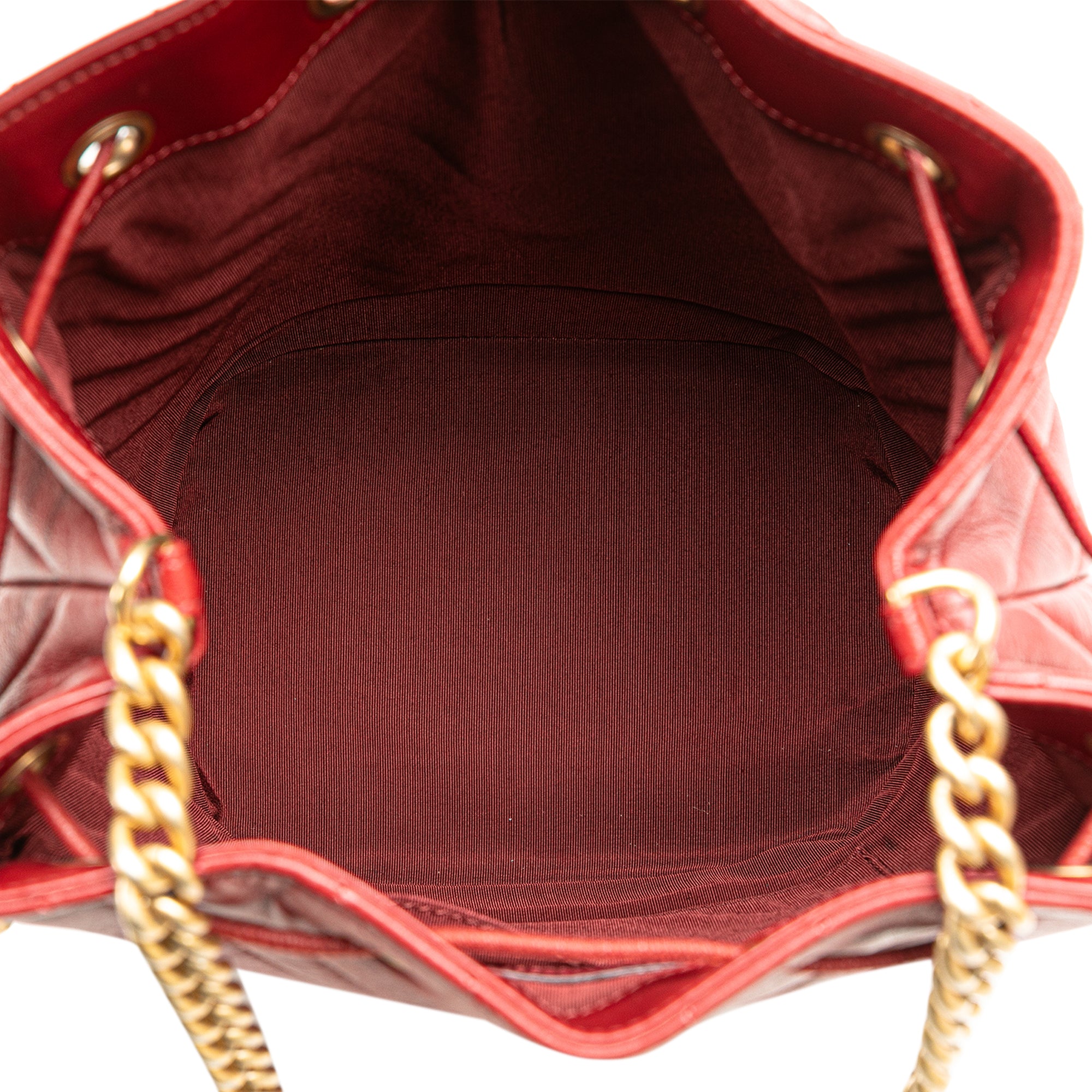 Chanel | Pre-Owned Paris Cosmopolite Medium Chevron Lambskin Bucket Bag | Red