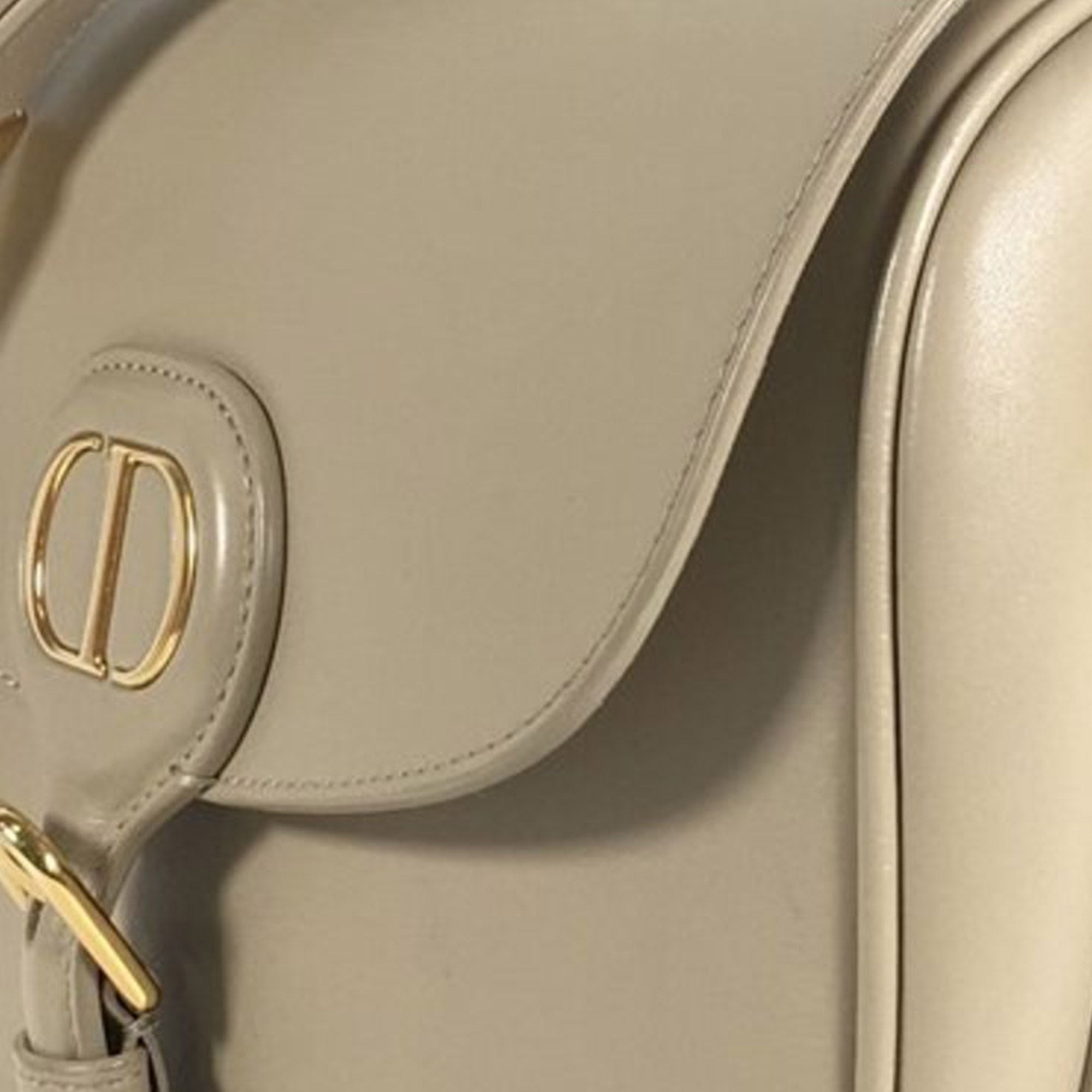 Dior | Pre-Owned Medium Leather Bobby | Beige