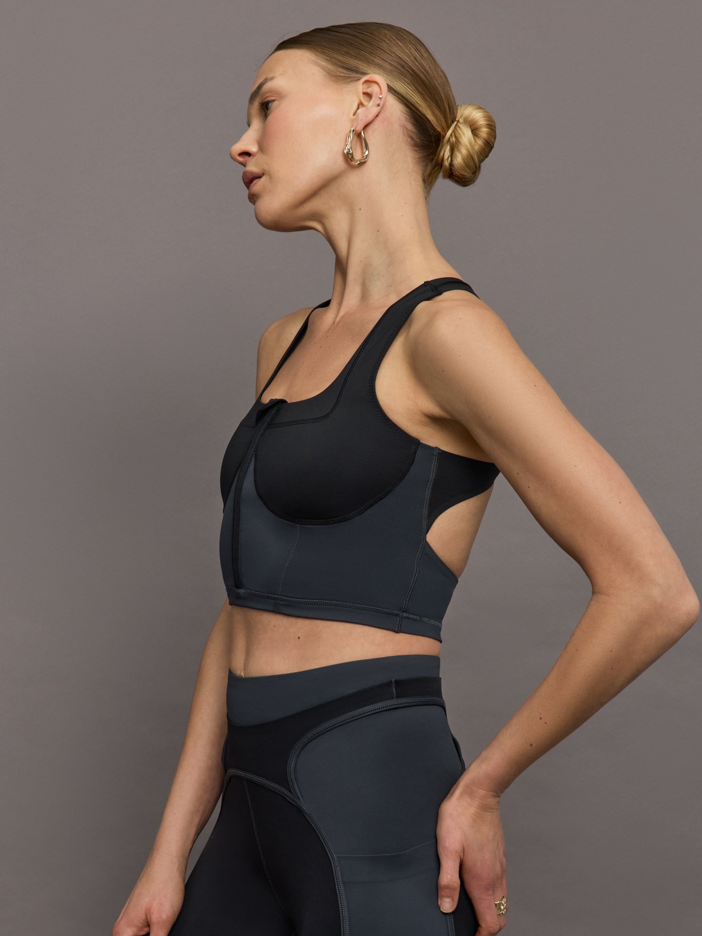 aSMC Two-Tone Zipped Crop | Black/Carbon