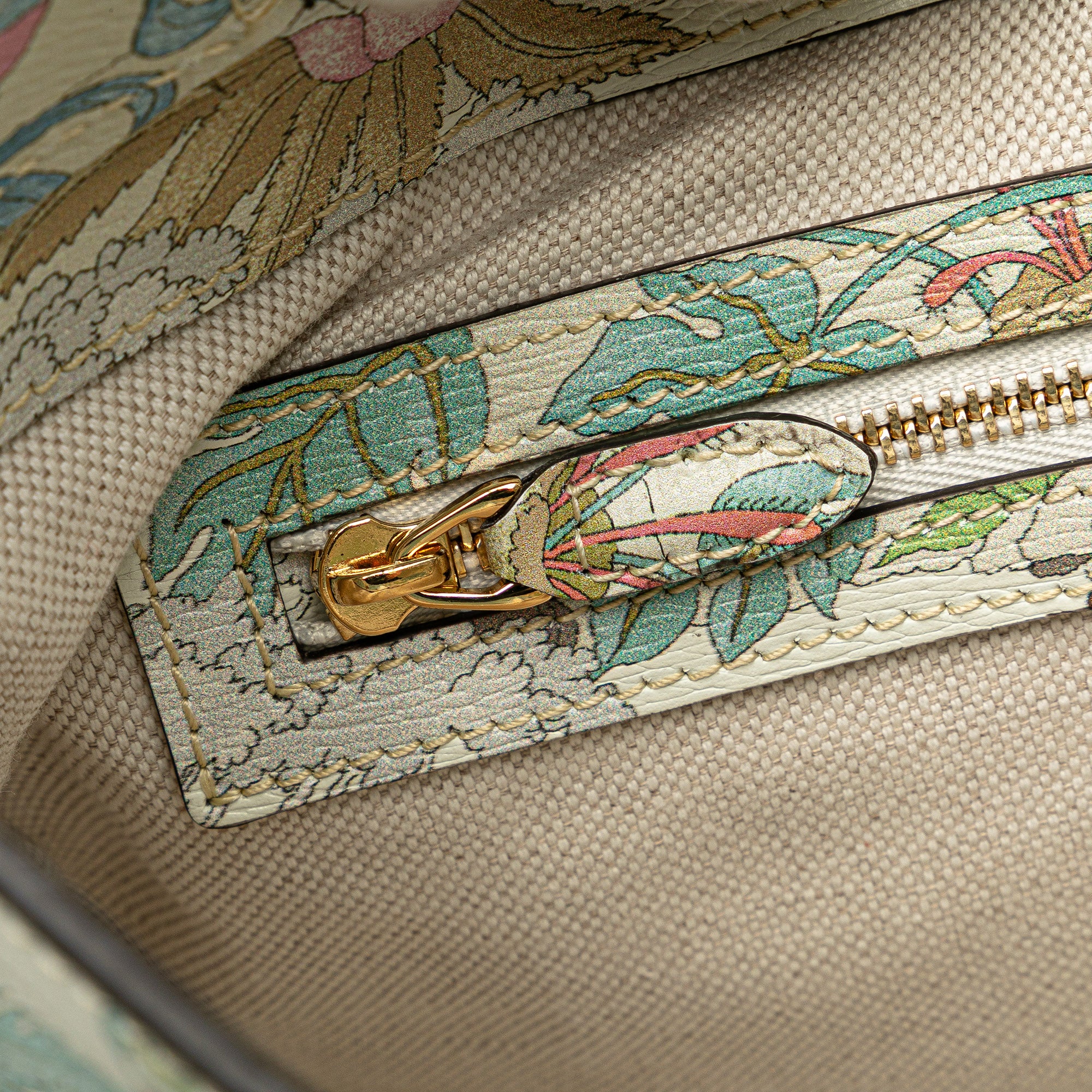 Gucci | Pre-Owned Yuko Higuchi Small Calfskin Floral Print Jackie 1961 | White