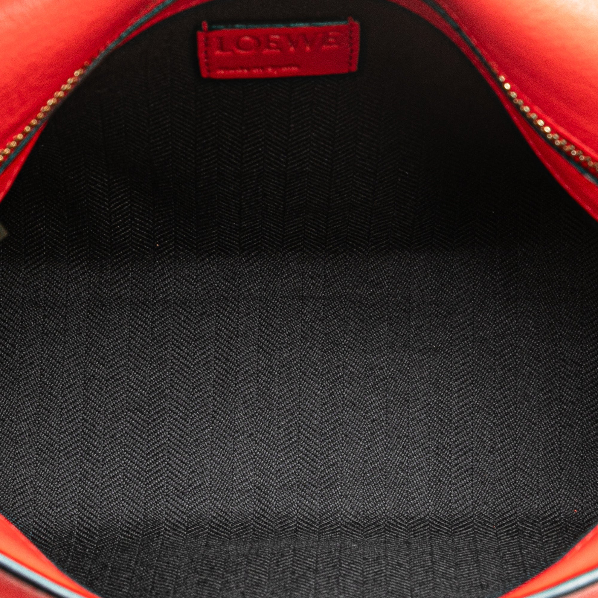 Loewe | Pre-Owned Leather Flamenco Knot Whipstitch Crossbody | Red