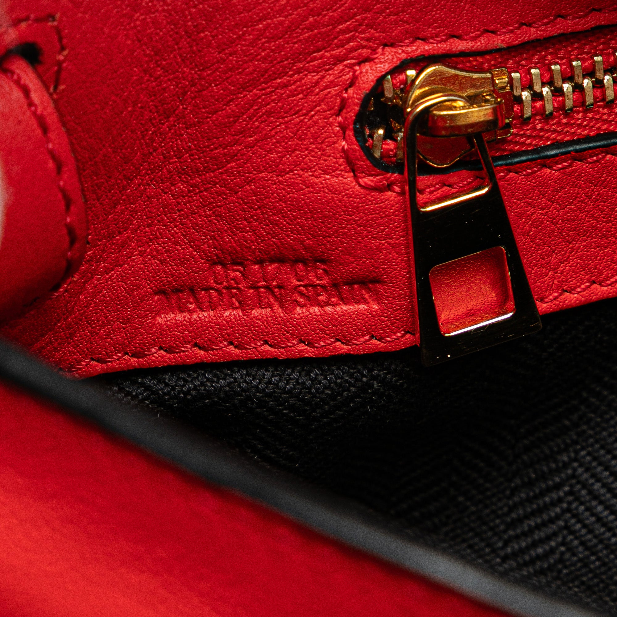 Loewe | Pre-Owned Leather Flamenco Knot Whipstitch Crossbody | Red