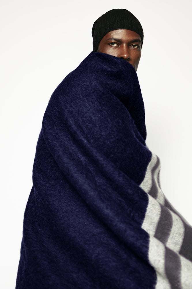 Unisex | Aspen Cape | Navy / Dark Grey / Ivory