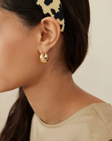 Color: Gold Scallop