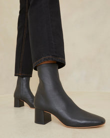 Color: Black
