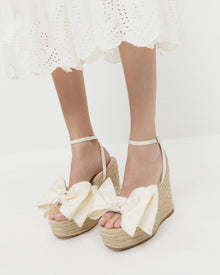 Color: Cream/Natural