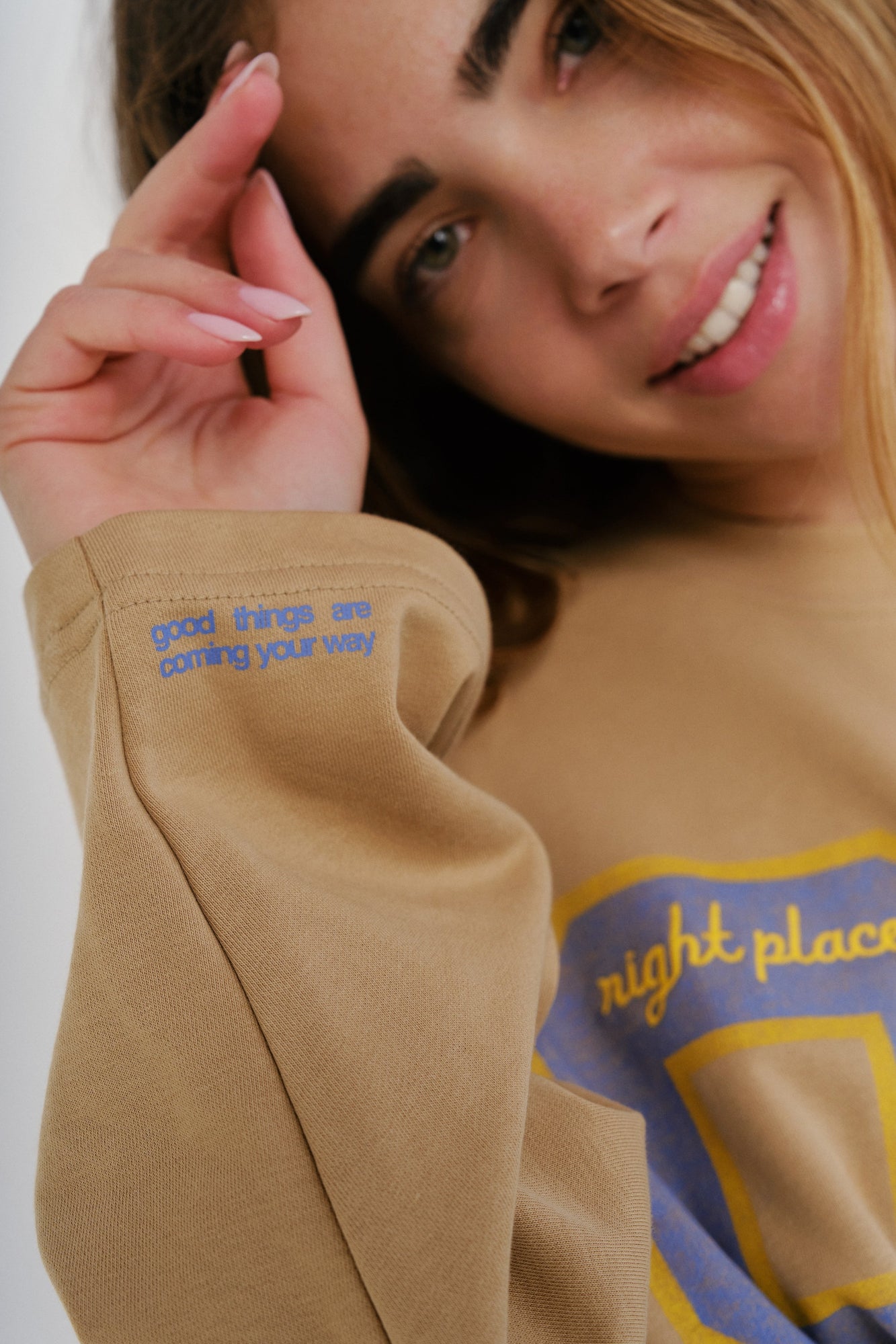 Angel Track & Field Crewneck | Vintage Latte