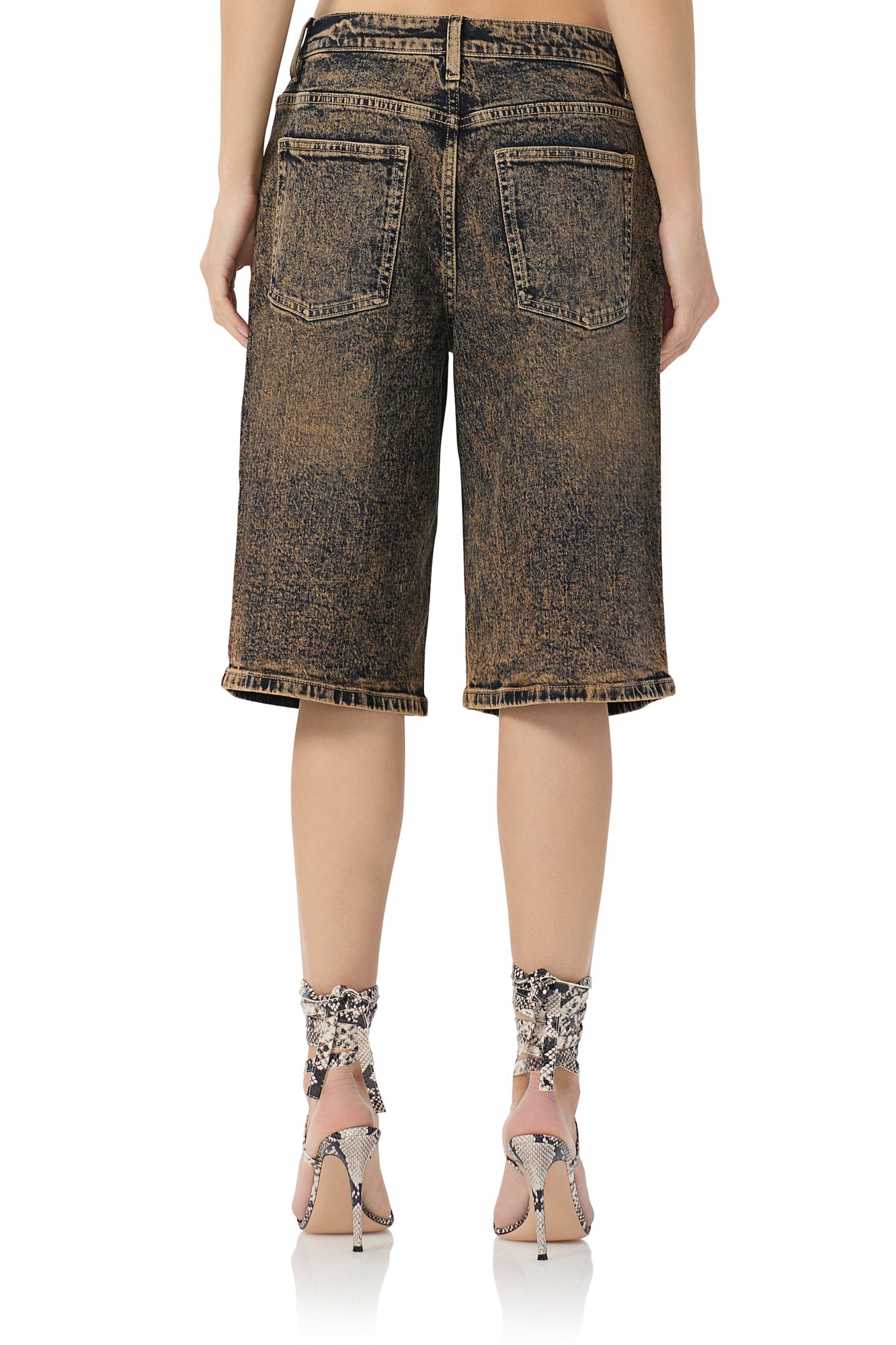 women's low rise baggy jorts in praline od wash