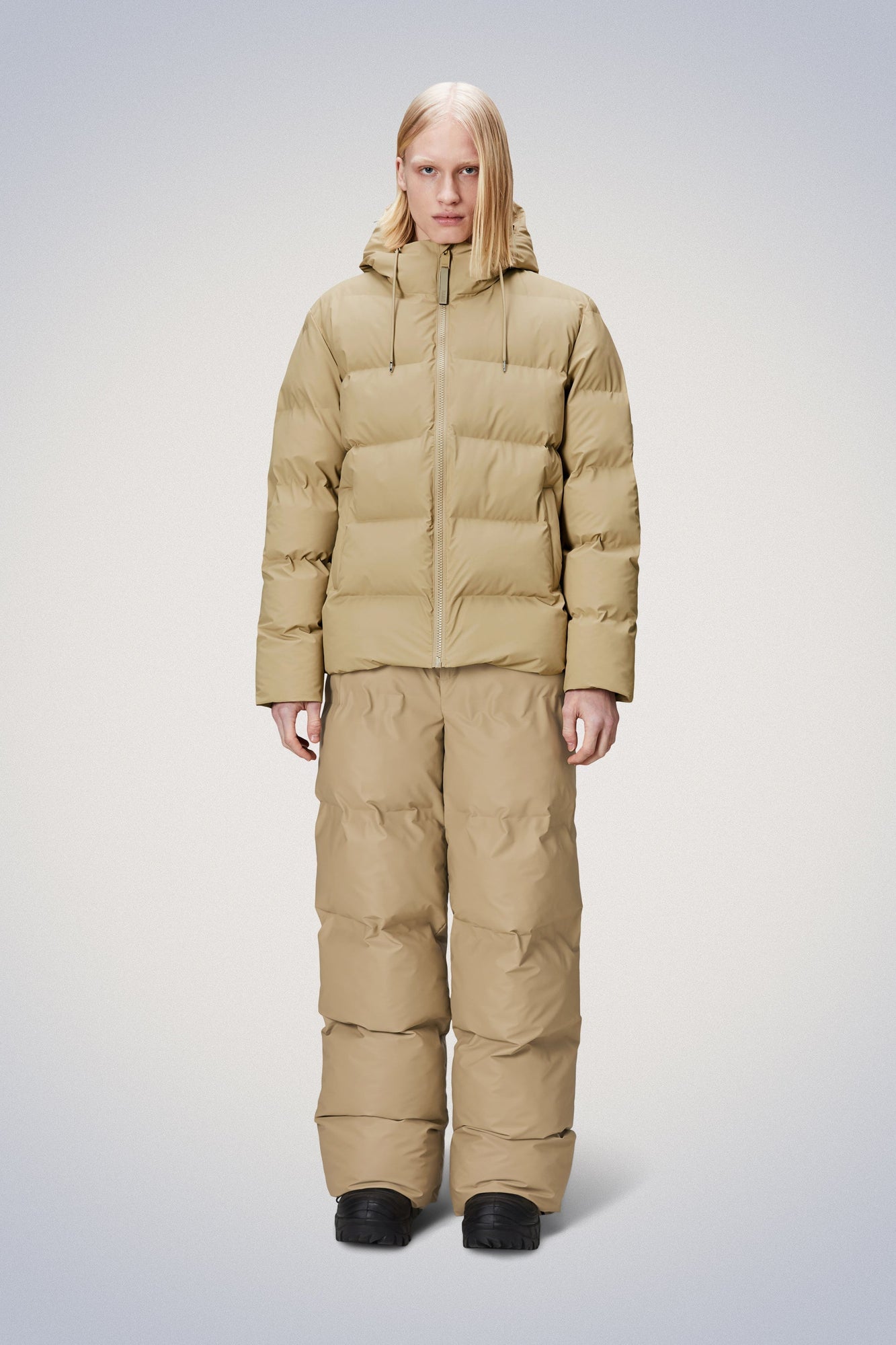 Rains Alta Puffer Jacket Jackets 24 Sand