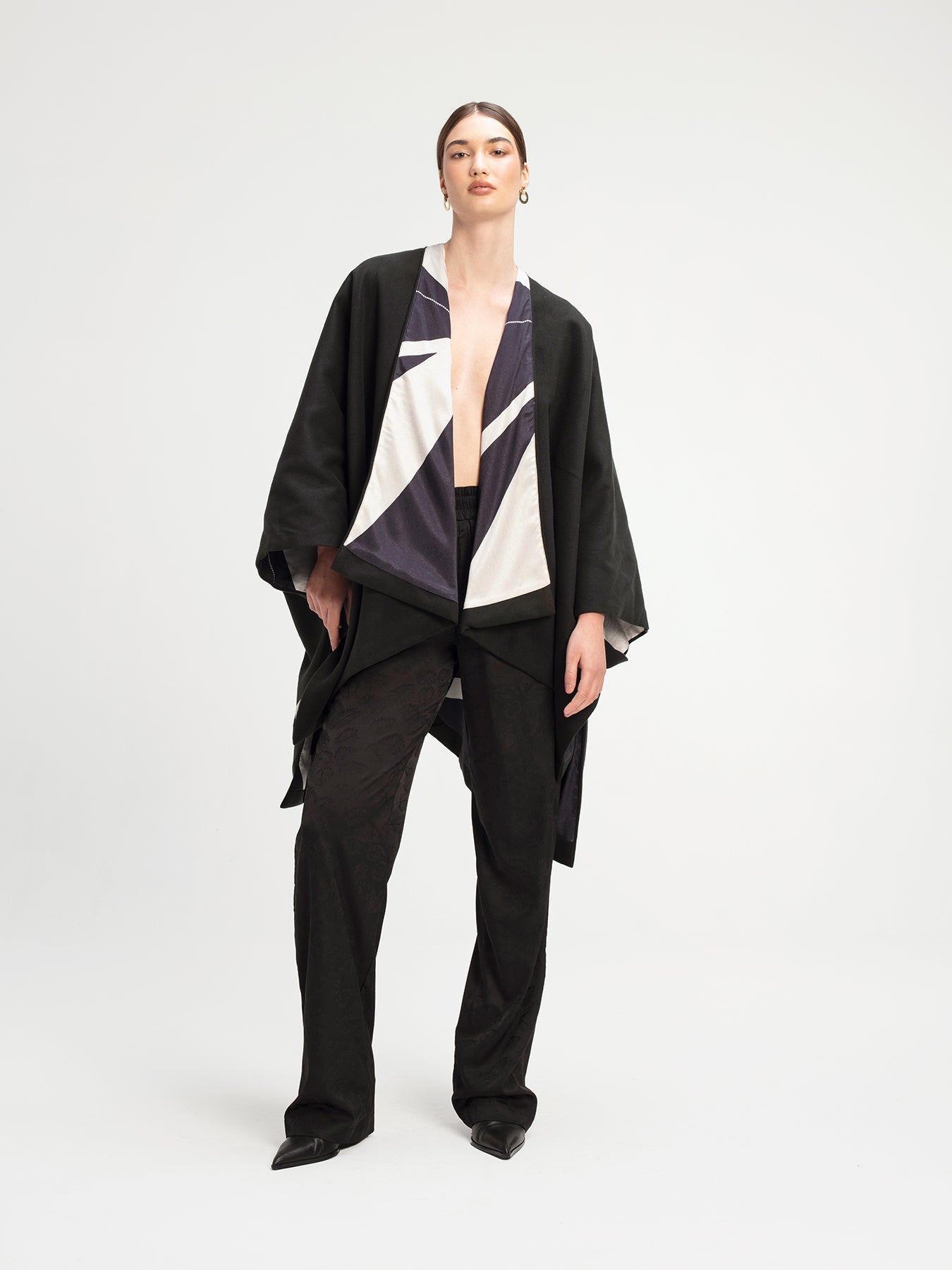 Amy Reversible Poncho | Fama Noir