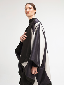Amy Reversible Poncho | Fama Noir