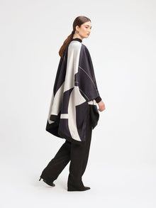 Amy Reversible Poncho | Fama Noir