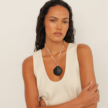 Aster Necklace | Black Ceramic Shell