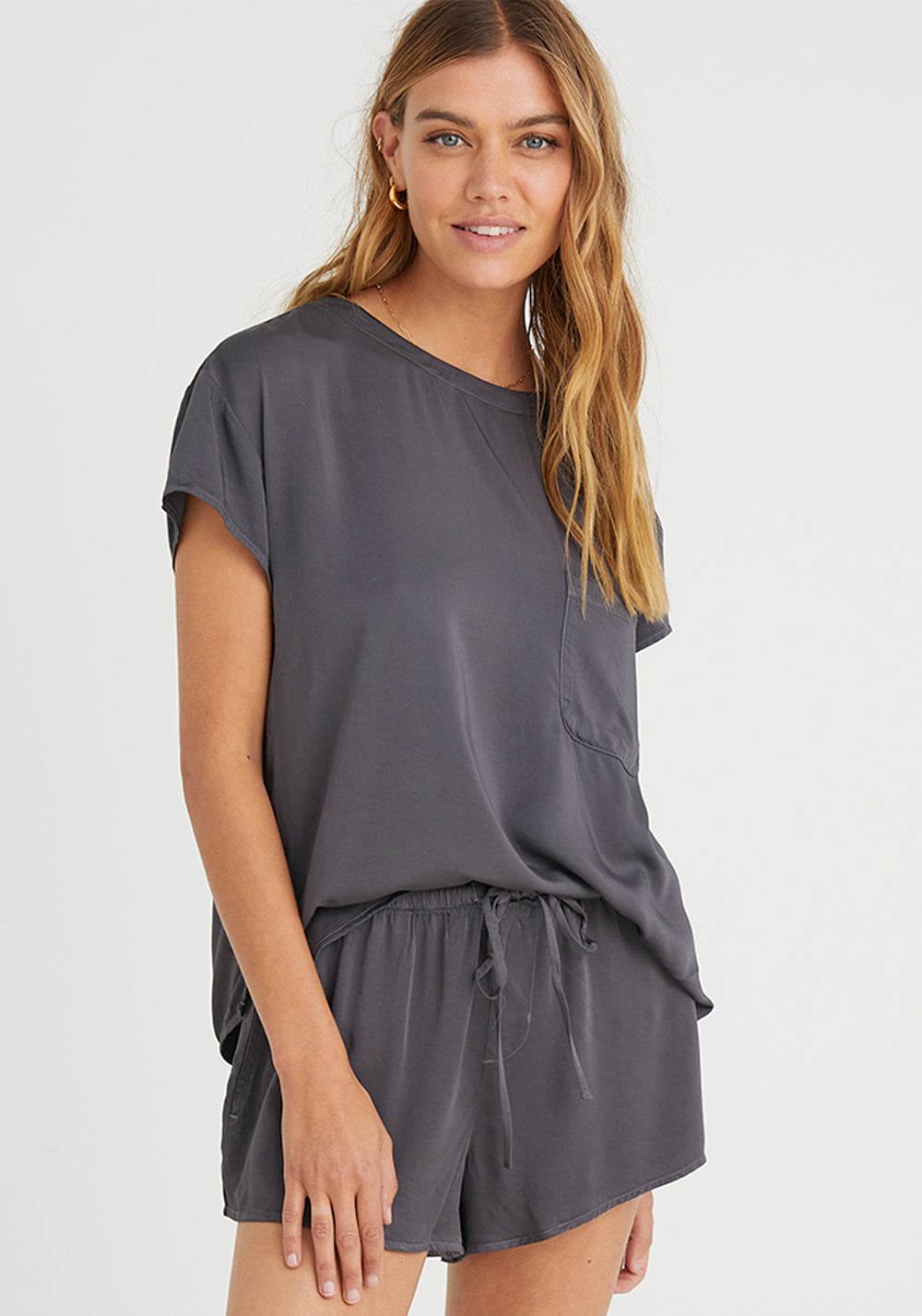 Flowy Short | Charcoal