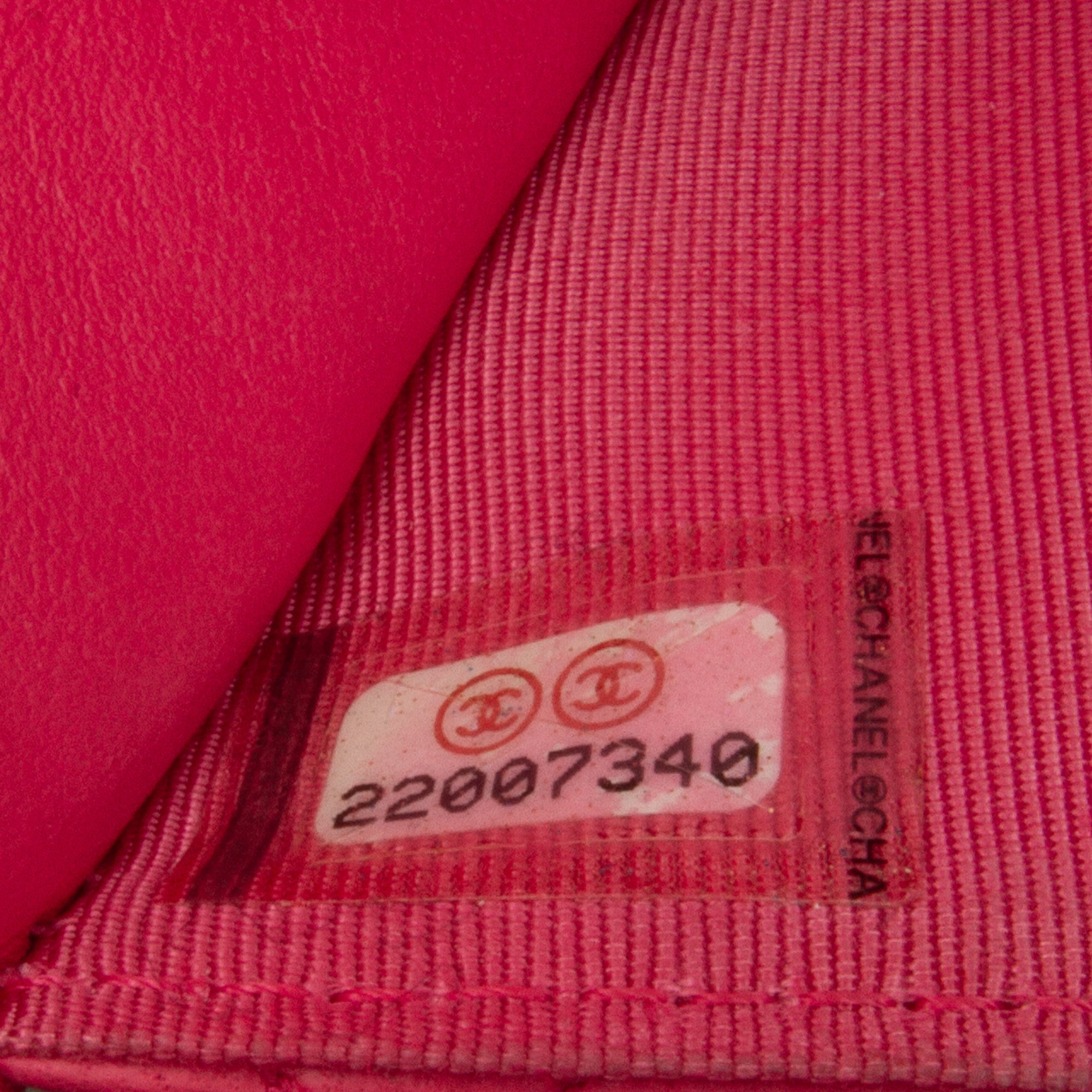 Chanel | Pre-Owned Classic Lambskin Wallet on Chain | Pink/Hot Pink