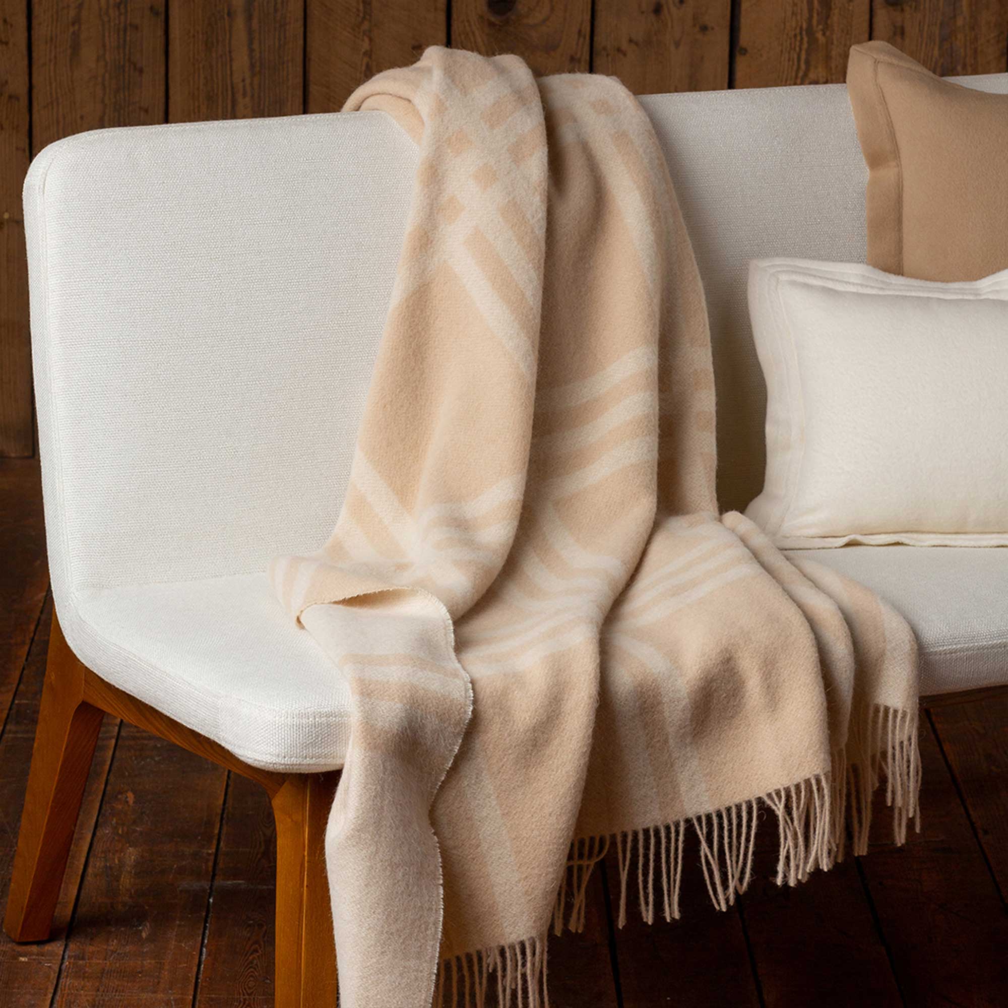 Boulder Throw | Ivory/Beige
