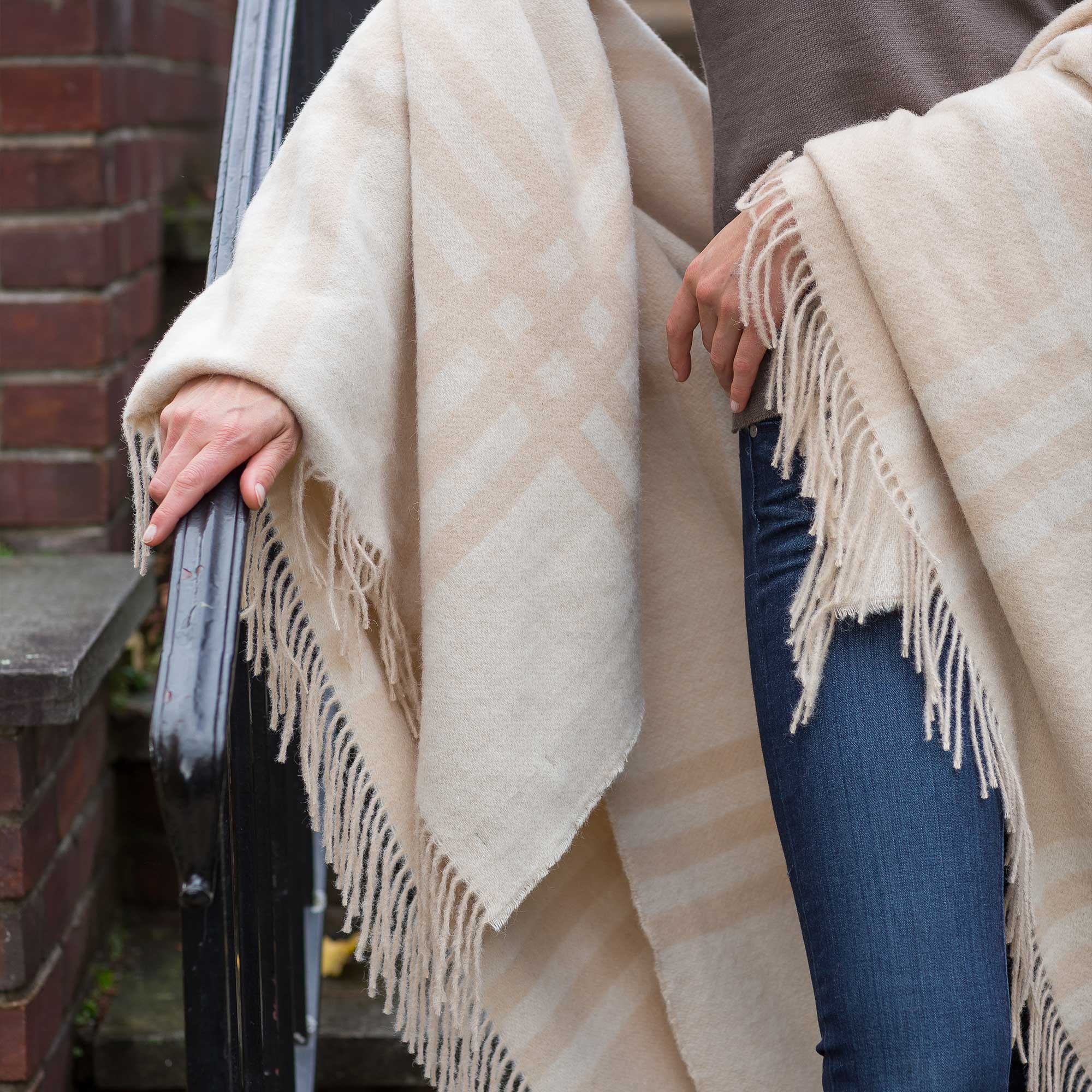 Boulder Throw | Ivory/Beige