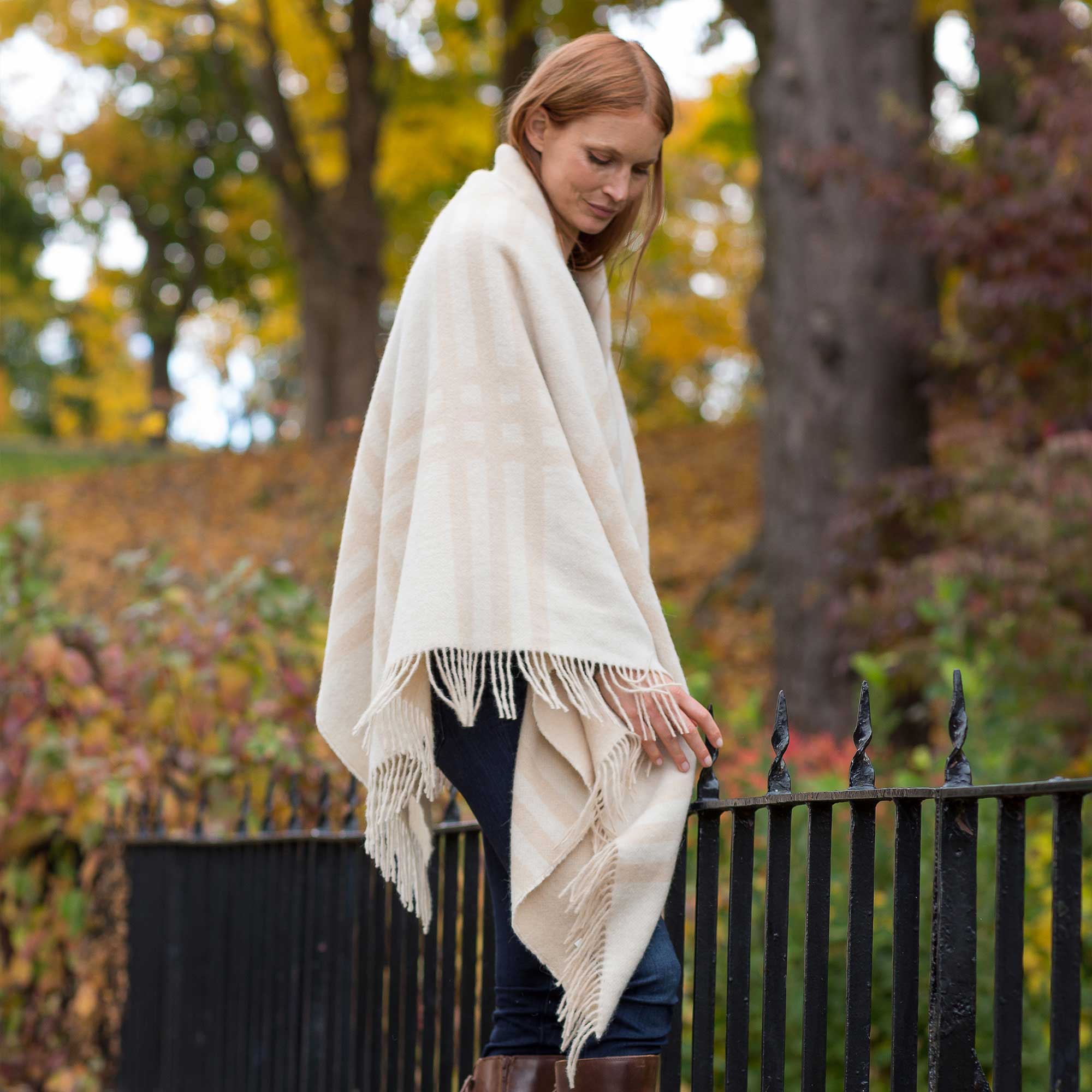 Boulder Throw | Ivory/Beige