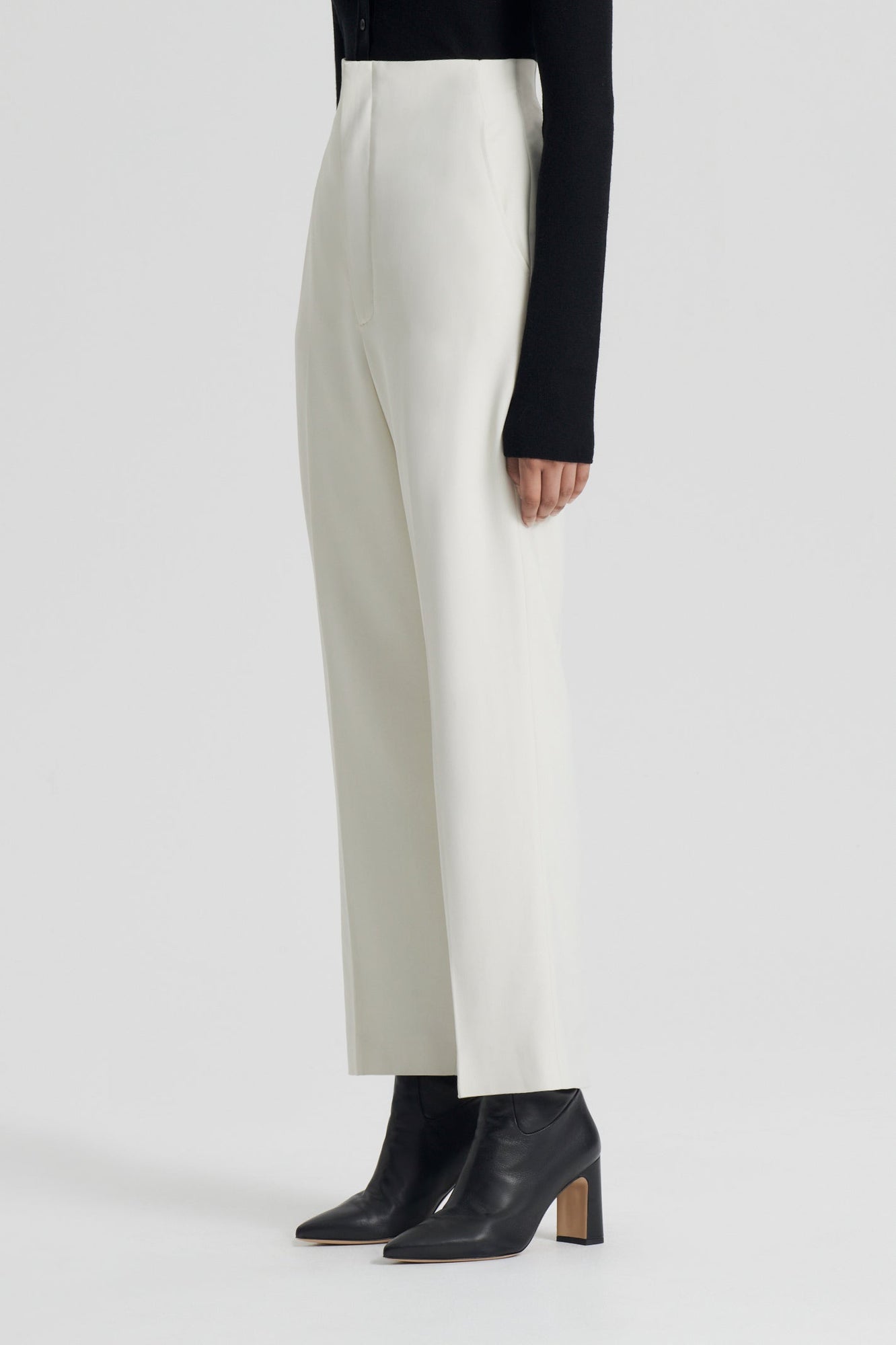 C3221360TC-ITALIAN-TAILORED-CROP-TROUSER-CREME-SCANLANTHEODORE-4_1681179888