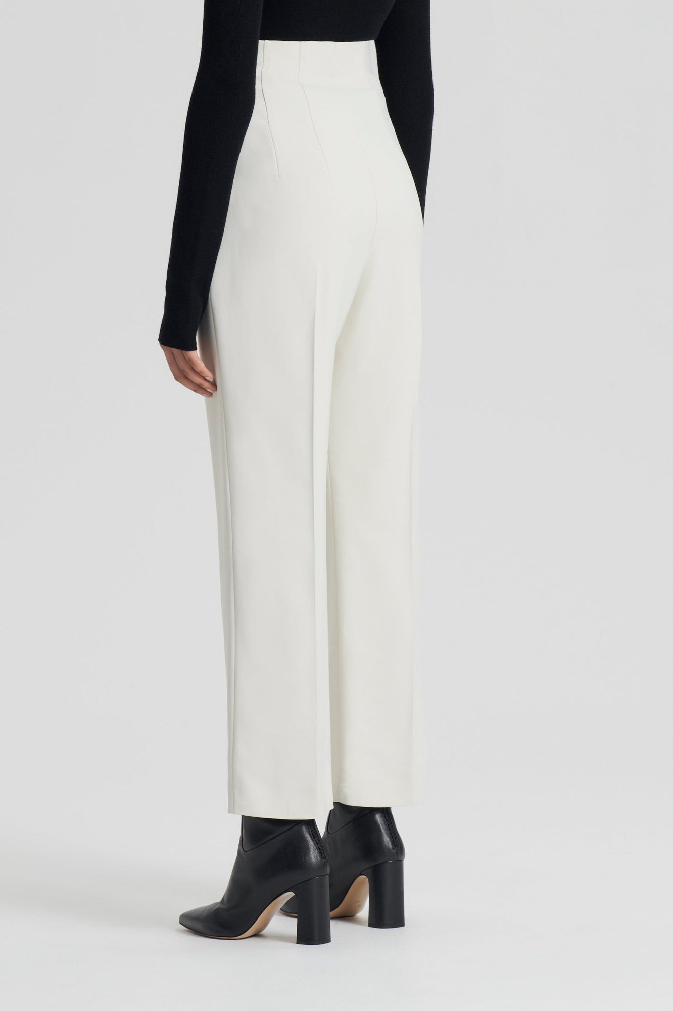 C3221360TC-ITALIAN-TAILORED-CROP-TROUSER-CREME-SCANLANTHEODORE-5_1681179822