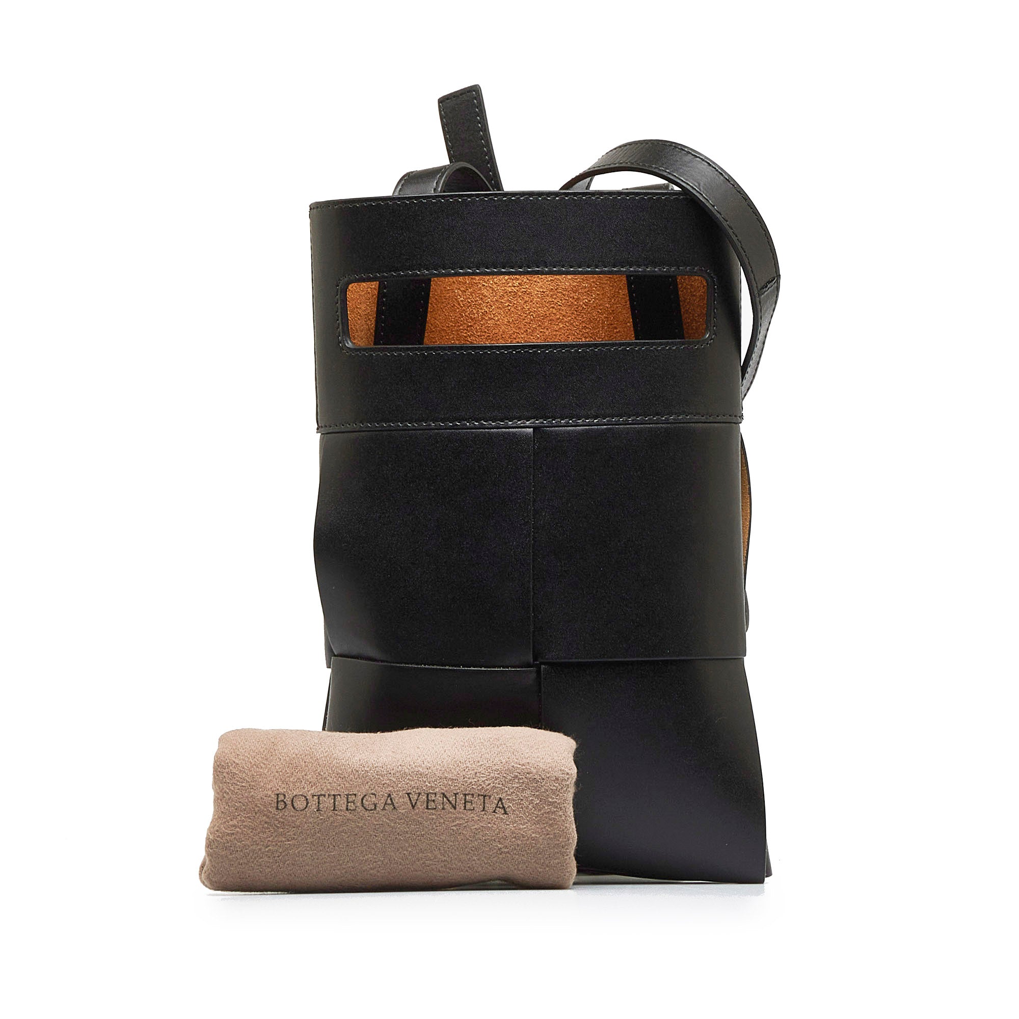 Bottega Veneta | Pre-Owned Maxi Intrecciato Cut Out Crossbody Bag | Black