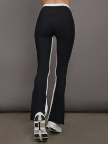 Colorblock Split Bootcut Legging in Melt | Black/Cloud Dancer
