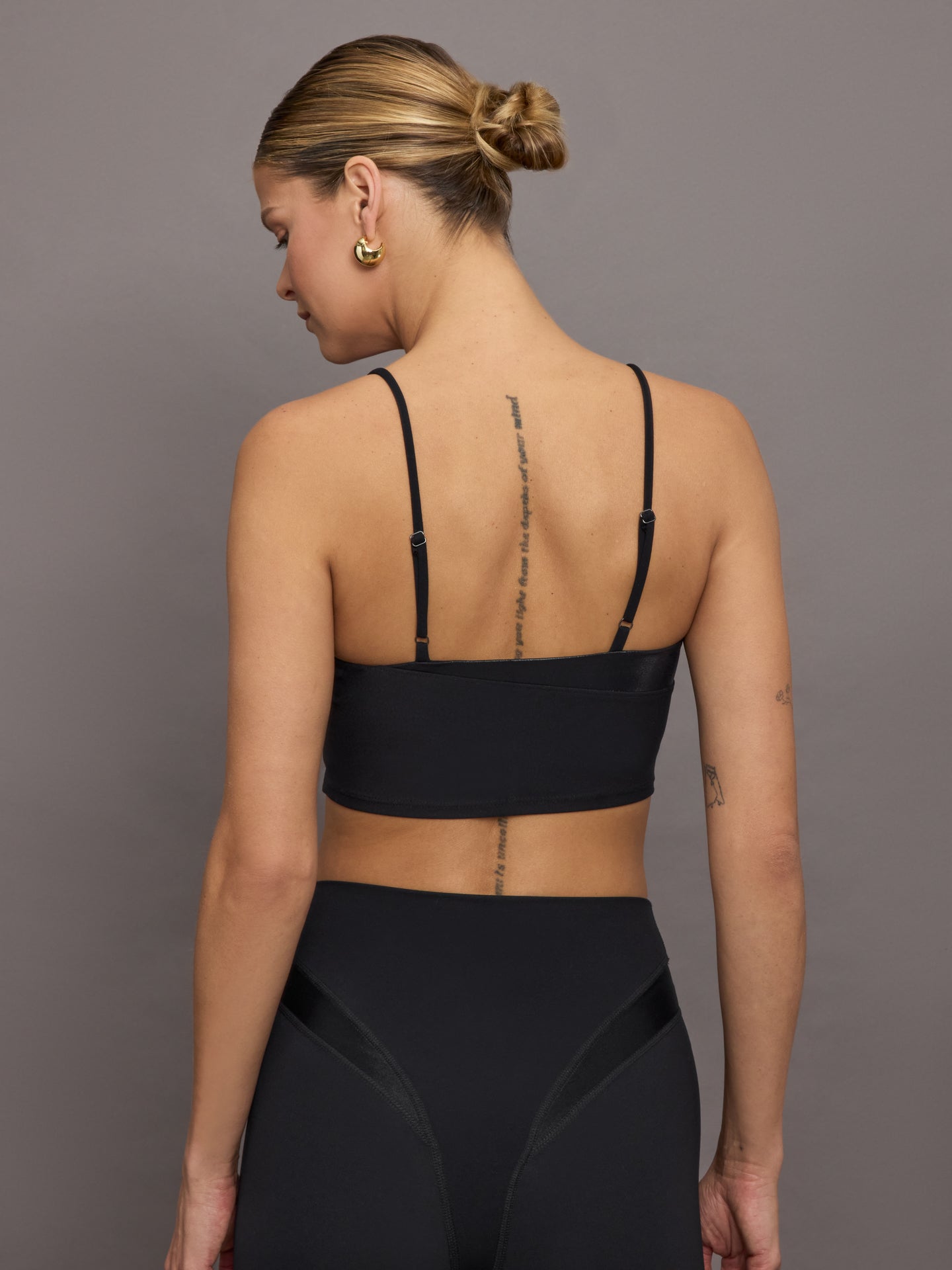 Carbon38 | Spliced Colorblock Shine Bra in Melt | Black